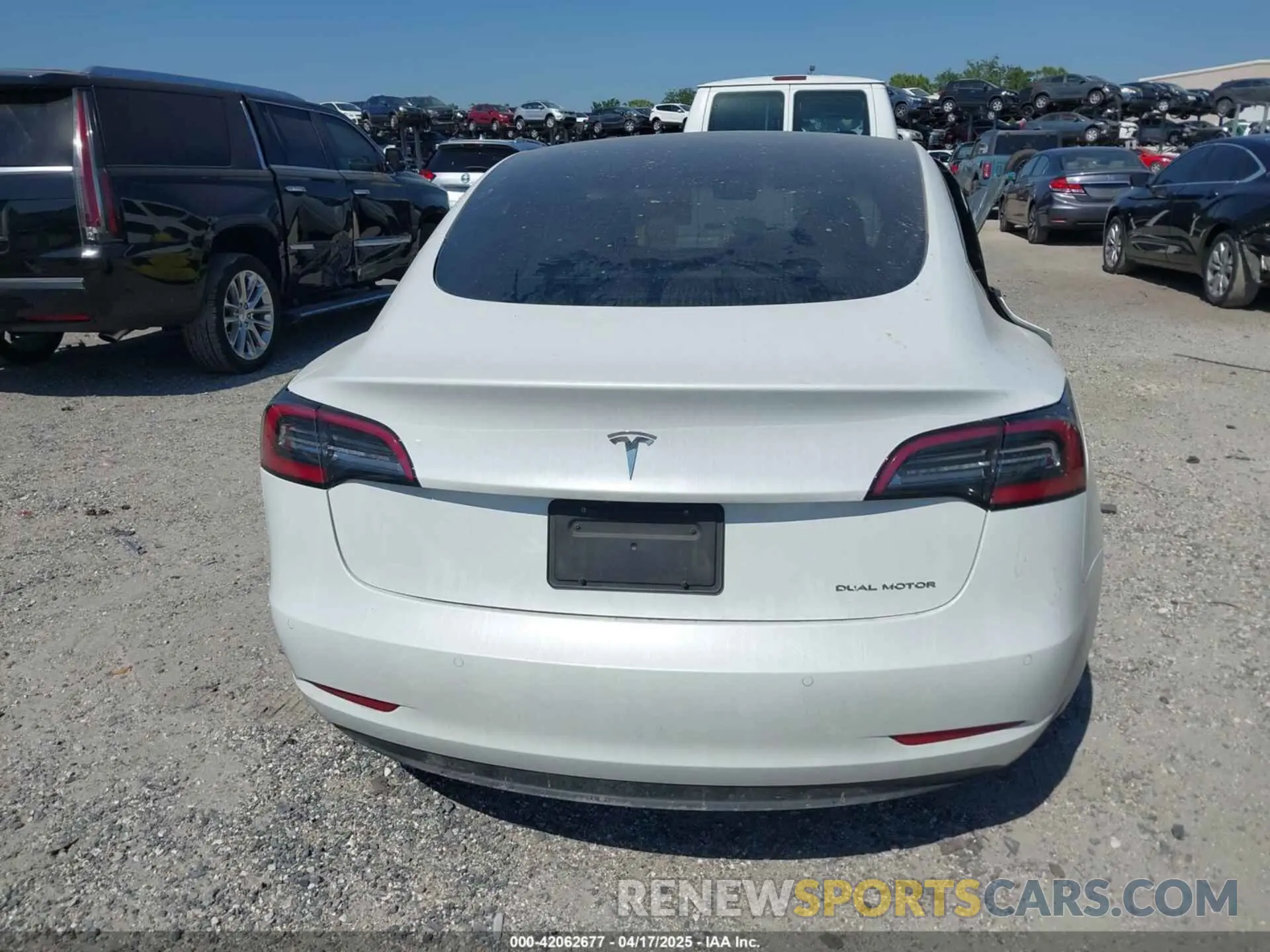 15 Photograph of a damaged car 5YJ3E1EB1NF116850 TESLA MODEL 3 2022