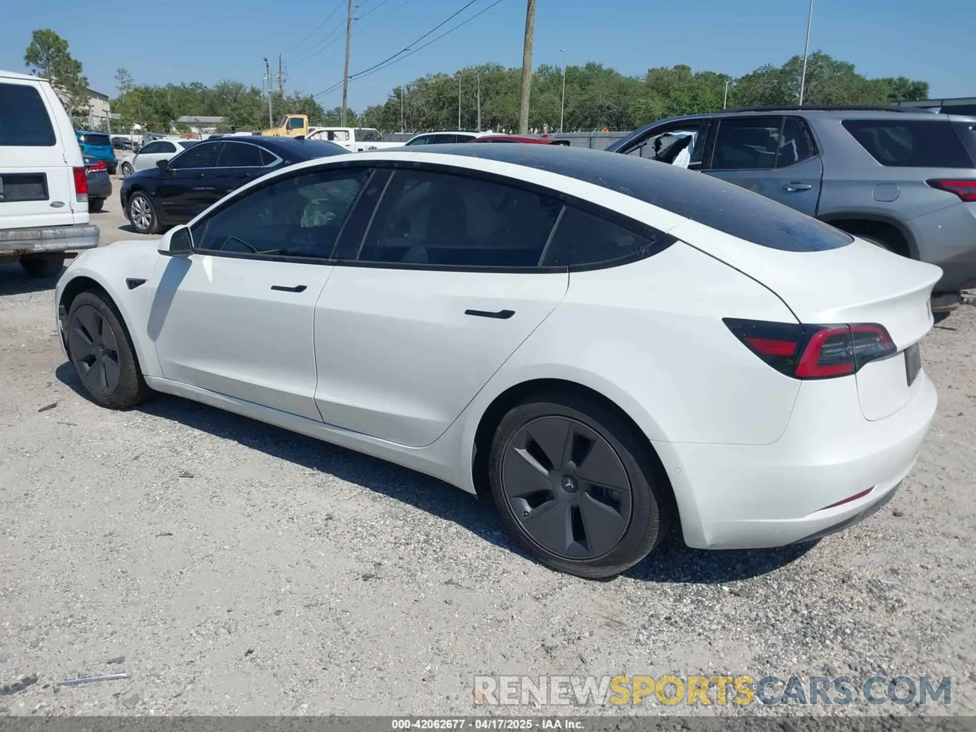 3 Photograph of a damaged car 5YJ3E1EB1NF116850 TESLA MODEL 3 2022