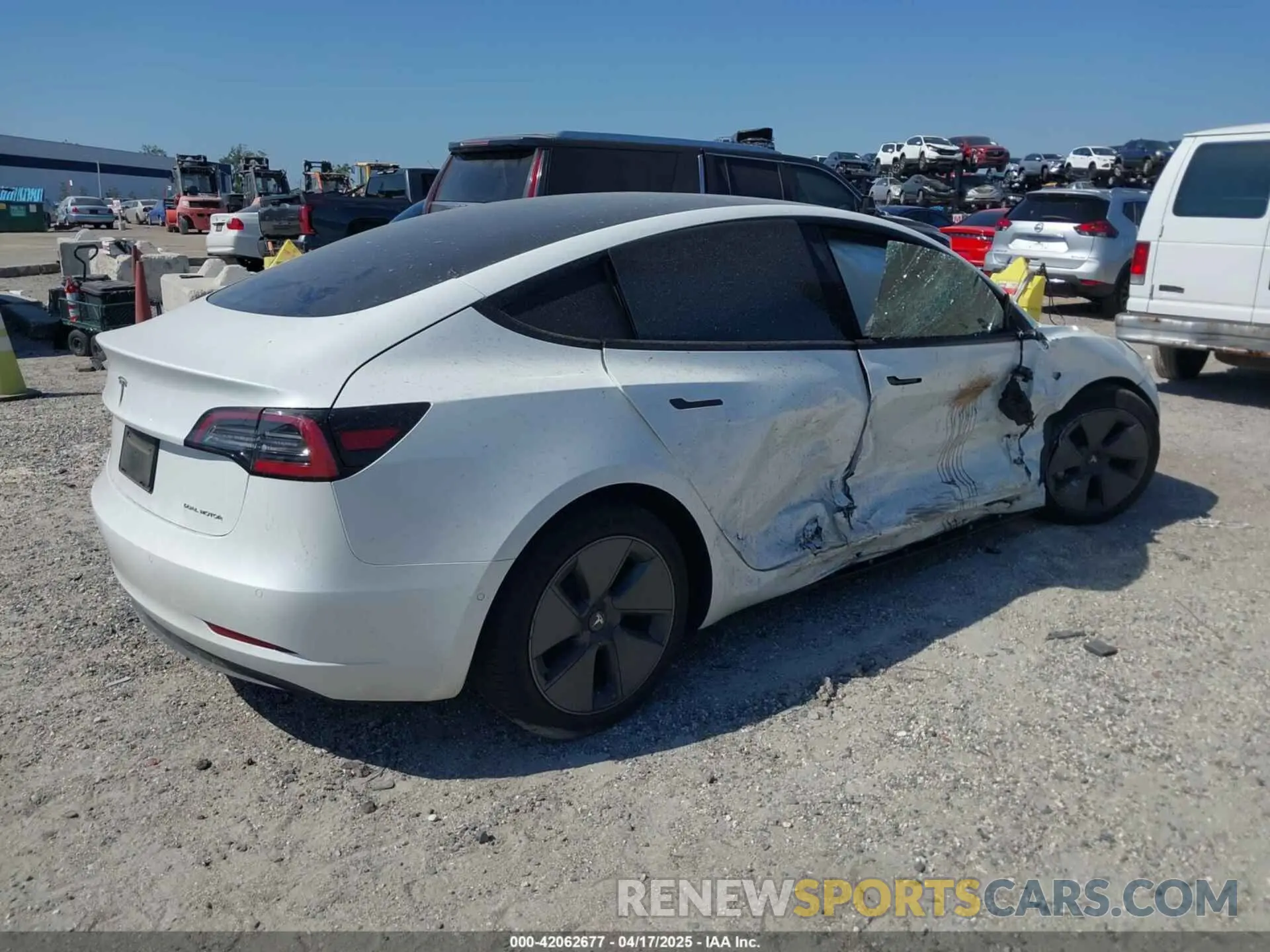 4 Photograph of a damaged car 5YJ3E1EB1NF116850 TESLA MODEL 3 2022