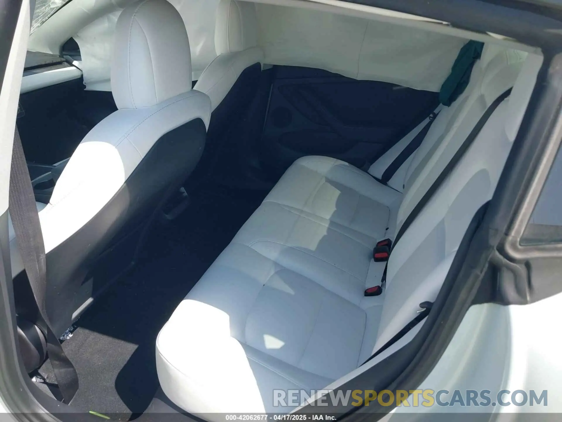 8 Photograph of a damaged car 5YJ3E1EB1NF116850 TESLA MODEL 3 2022