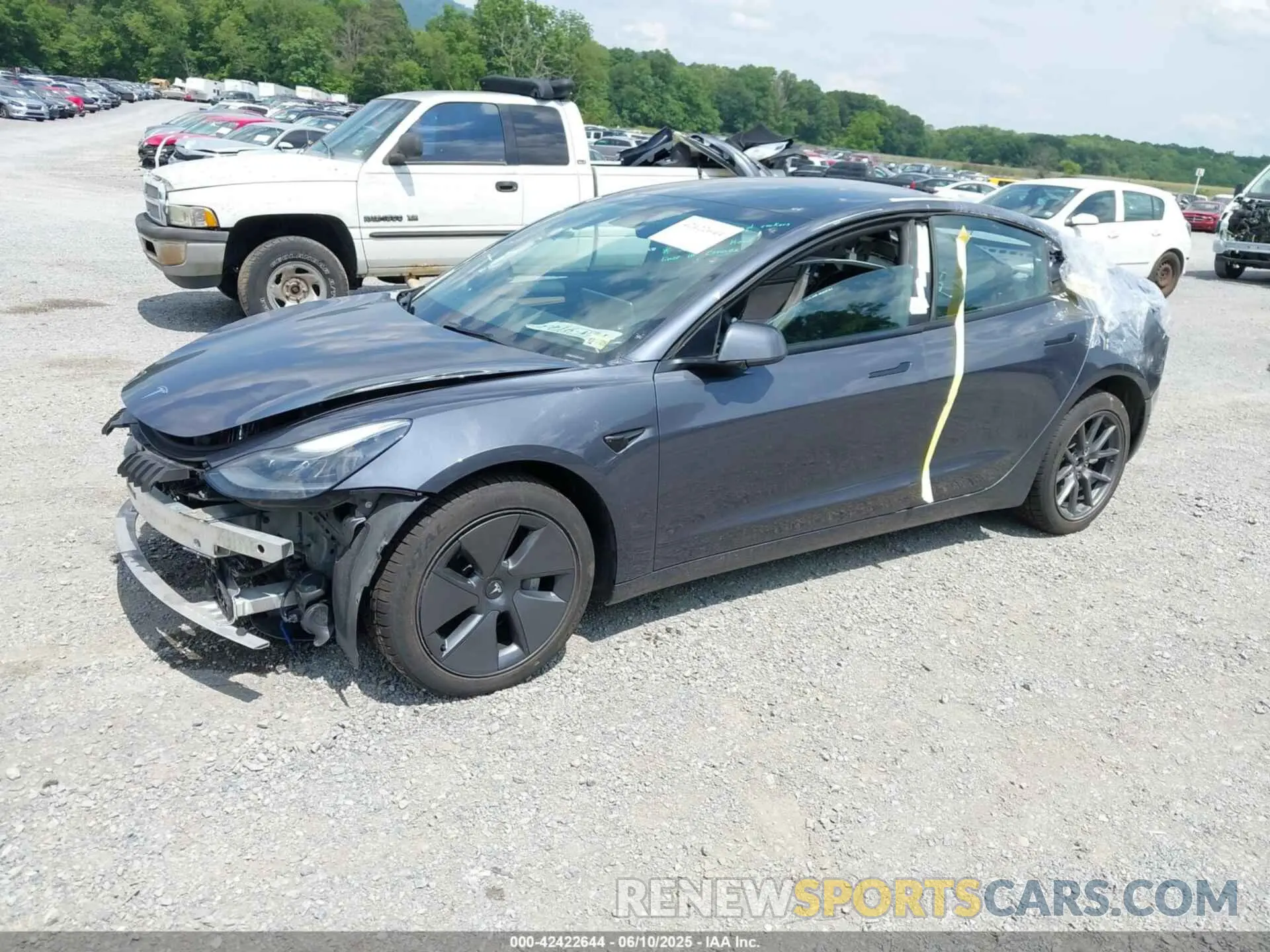 2 Фотография поврежденного автомобиля 5YJ3E1EB1NF121045 TESLA MODEL 3 2022