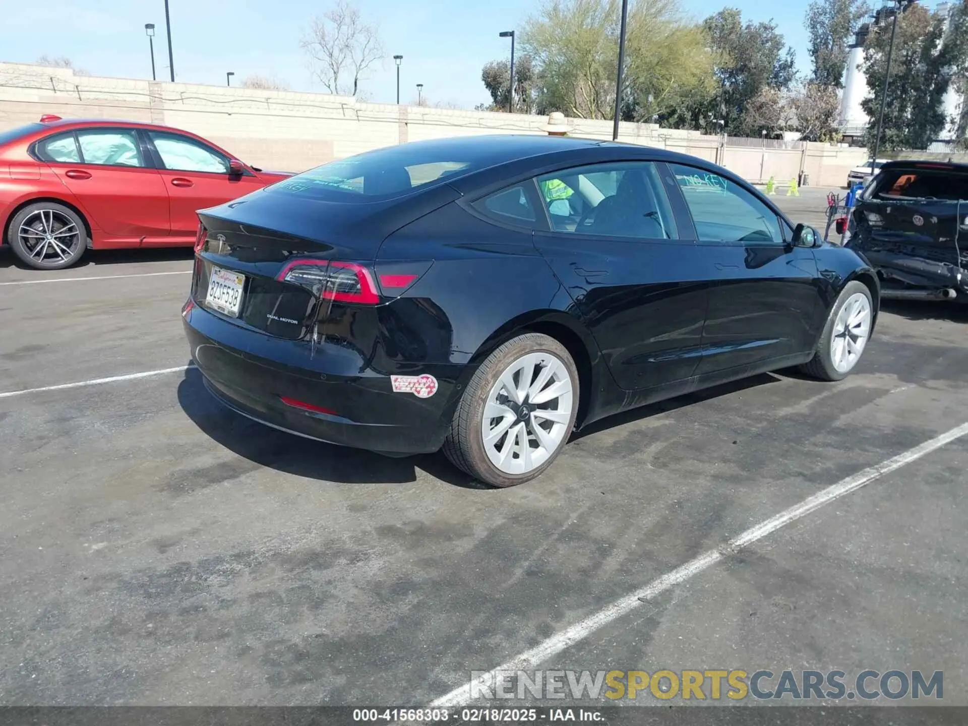 4 Photograph of a damaged car 5YJ3E1EB1NF133356 TESLA MODEL 3 2022