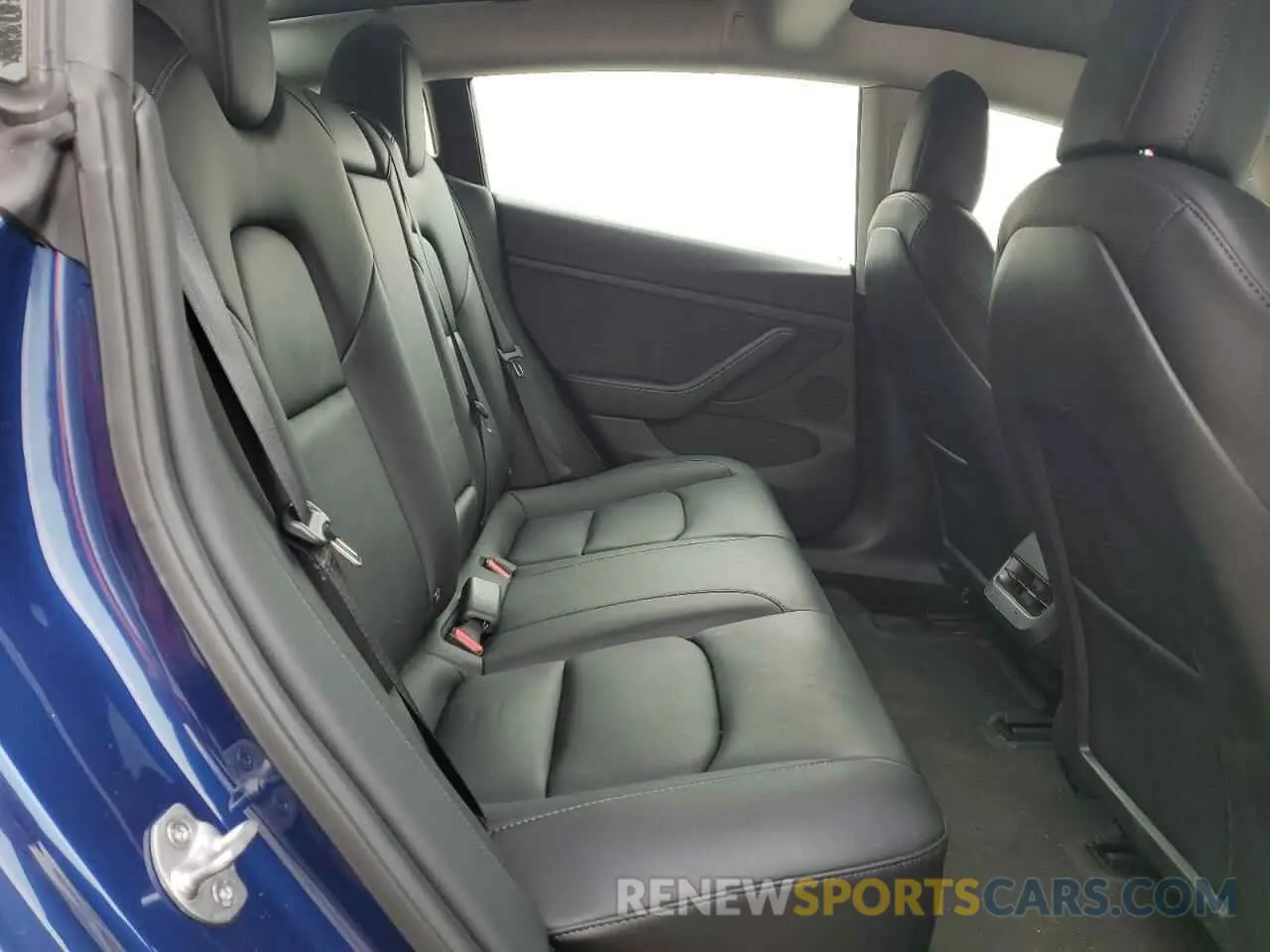 10 Photograph of a damaged car 5YJ3E1EB1NF179141 TESLA MODEL 3 2022