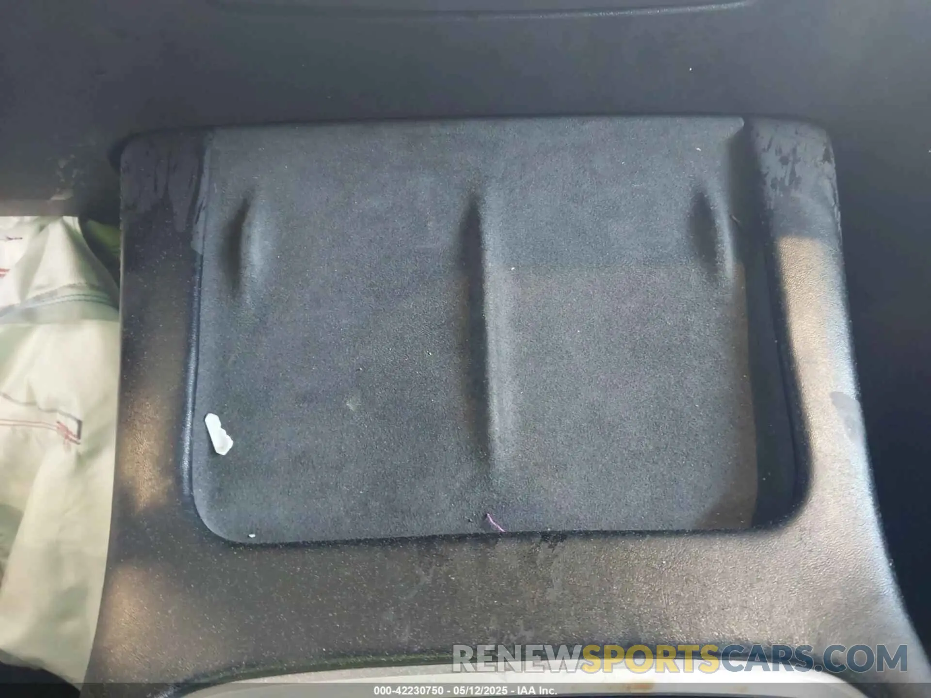 11 Photograph of a damaged car 5YJ3E1EB1NF192570 TESLA MODEL 3 2022