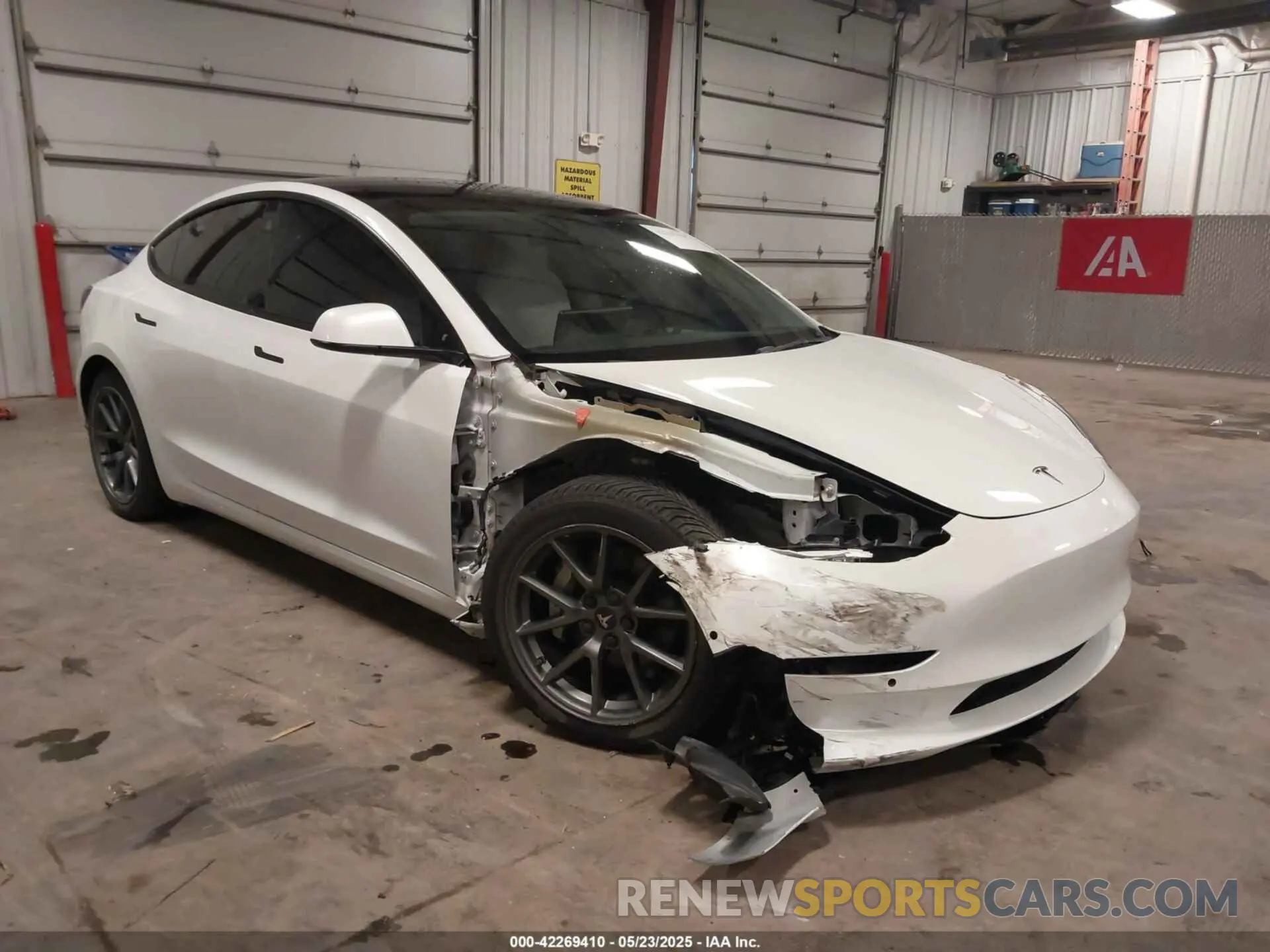 1 Photograph of a damaged car 5YJ3E1EB1NF196005 TESLA MODEL 3 2022