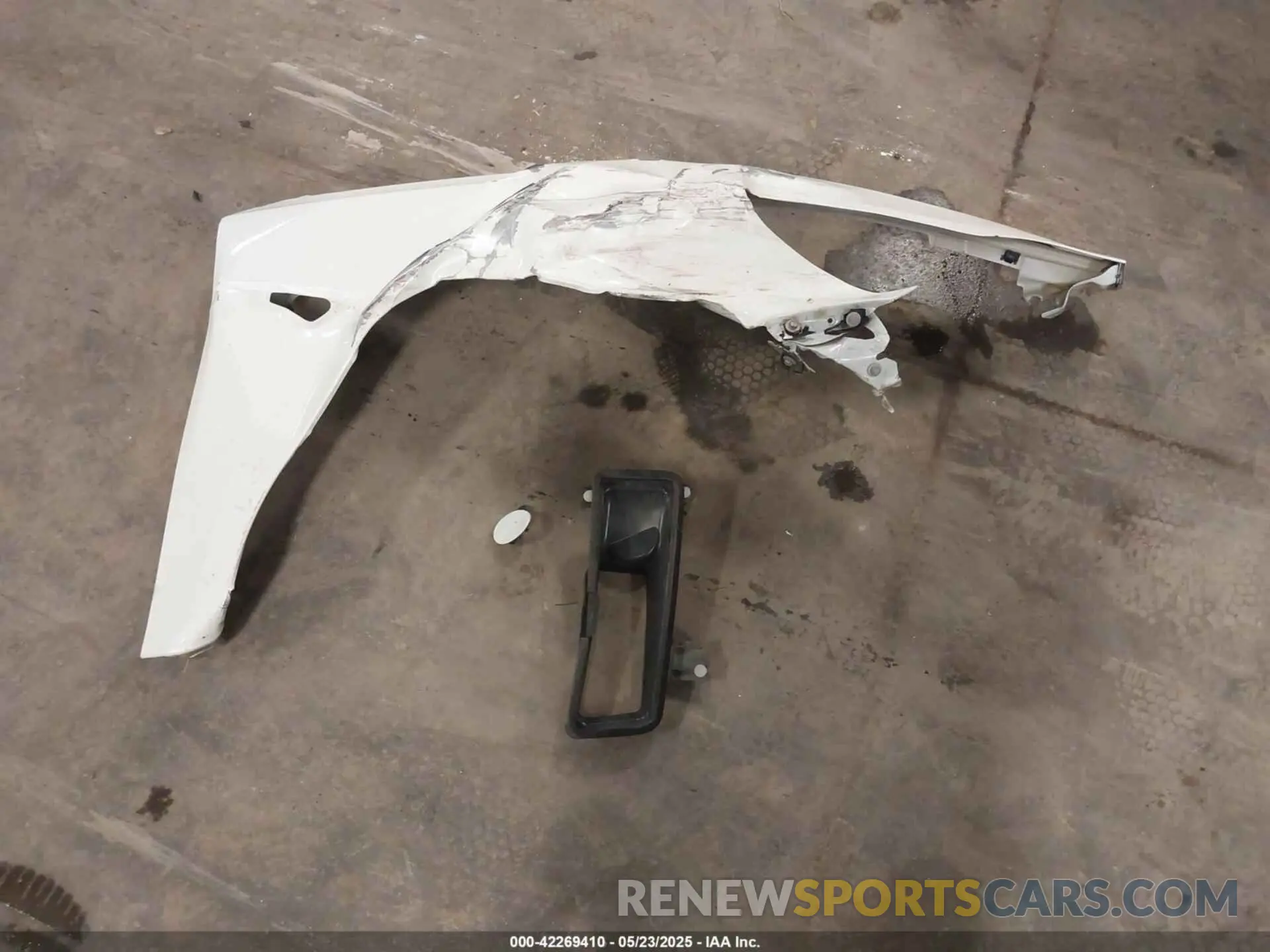 12 Photograph of a damaged car 5YJ3E1EB1NF196005 TESLA MODEL 3 2022