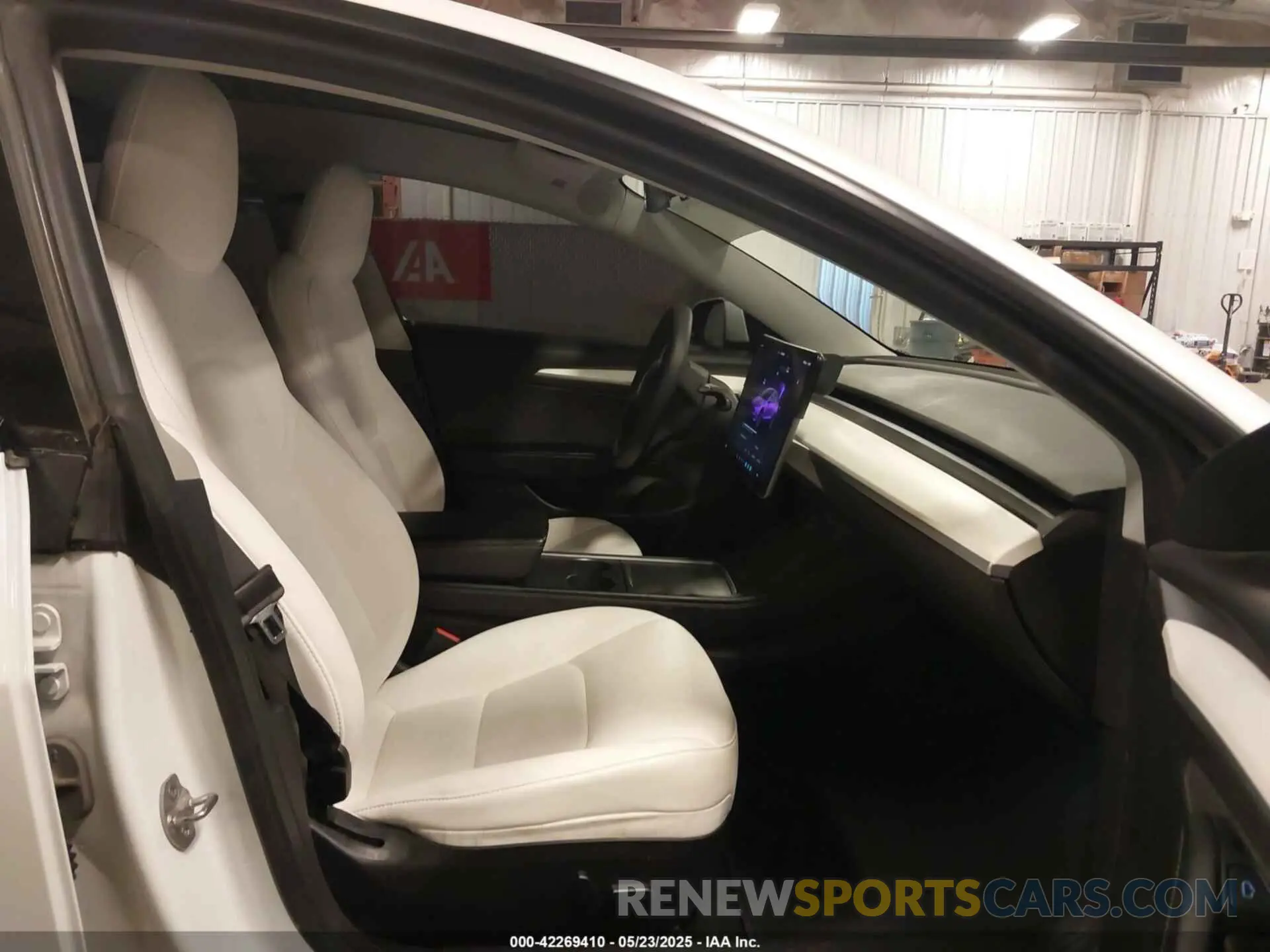 5 Photograph of a damaged car 5YJ3E1EB1NF196005 TESLA MODEL 3 2022