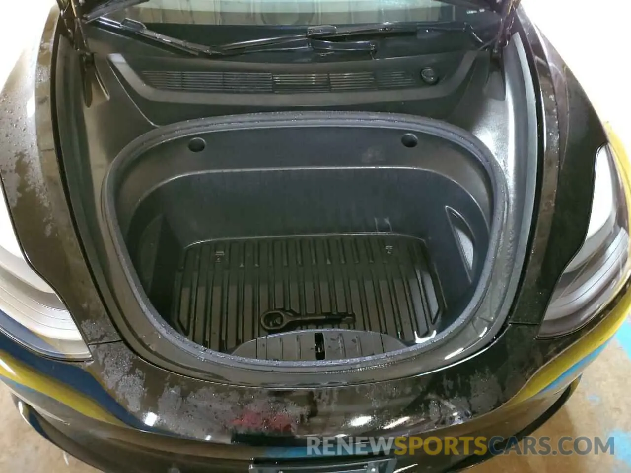 11 Photograph of a damaged car 5YJ3E1EB1NF304977 TESLA MODEL 3 2022