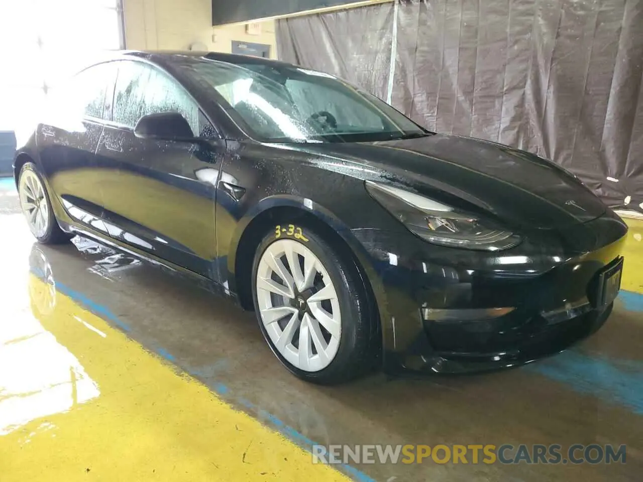 4 Photograph of a damaged car 5YJ3E1EB1NF304977 TESLA MODEL 3 2022