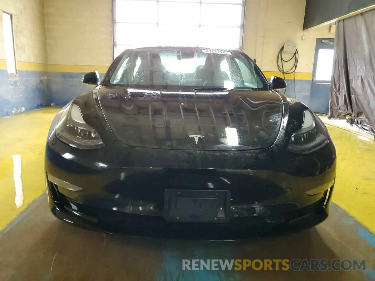 5 Photograph of a damaged car 5YJ3E1EB1NF304977 TESLA MODEL 3 2022