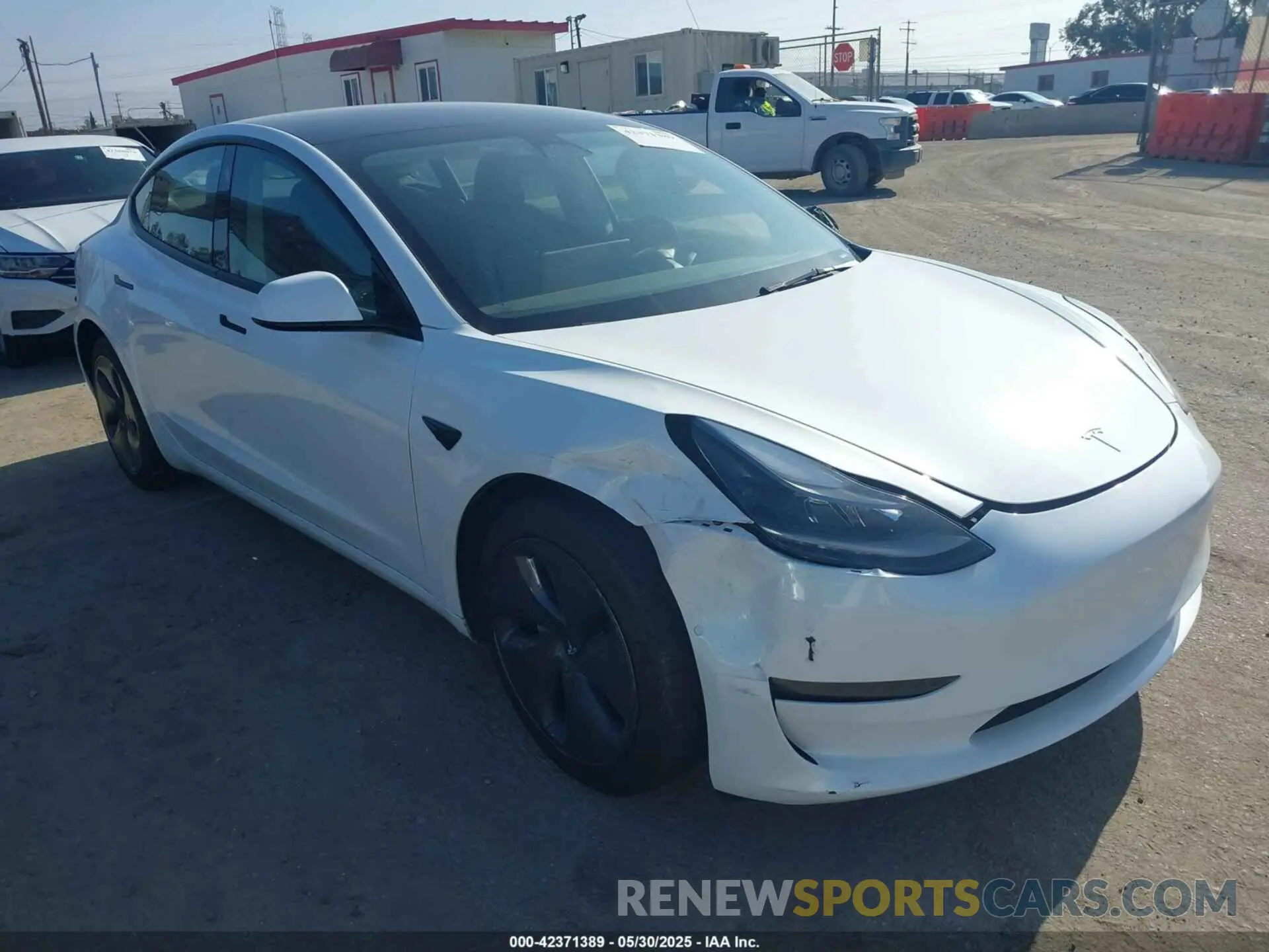 1 Фотография поврежденного автомобиля 5YJ3E1EB1NF332200 TESLA MODEL 3 2022