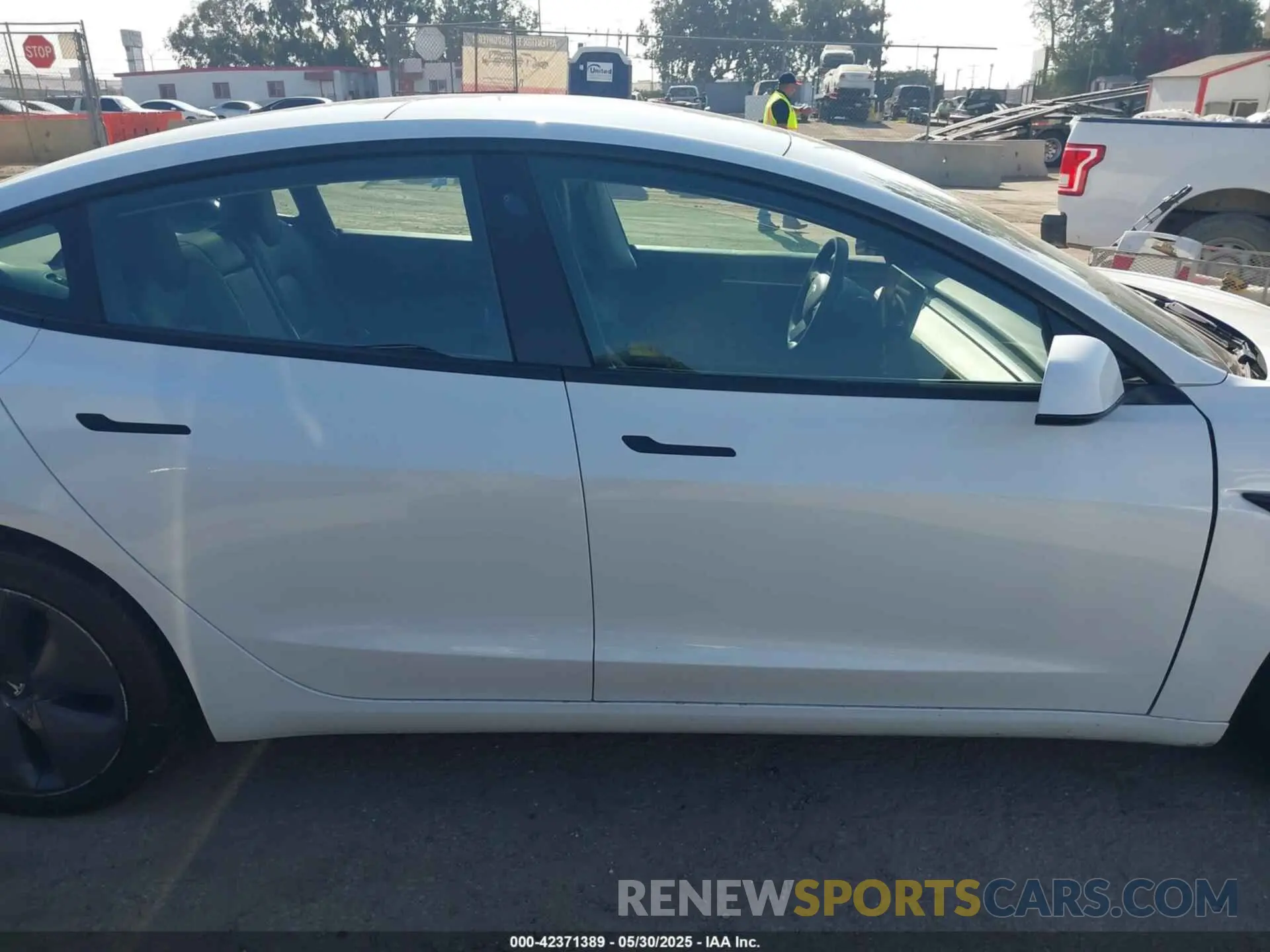 13 Фотография поврежденного автомобиля 5YJ3E1EB1NF332200 TESLA MODEL 3 2022