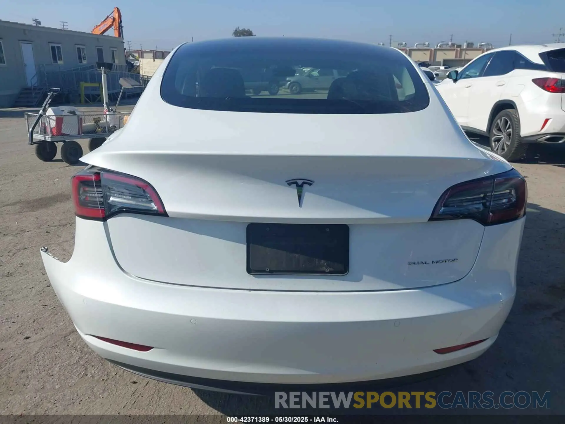16 Фотография поврежденного автомобиля 5YJ3E1EB1NF332200 TESLA MODEL 3 2022