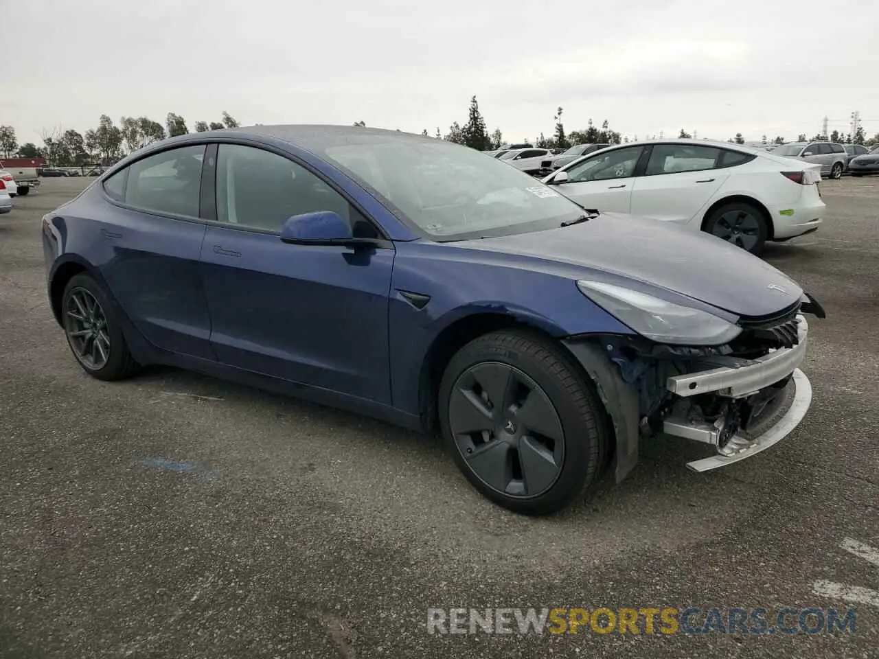 4 Photograph of a damaged car 5YJ3E1EB1NF341432 TESLA MODEL 3 2022