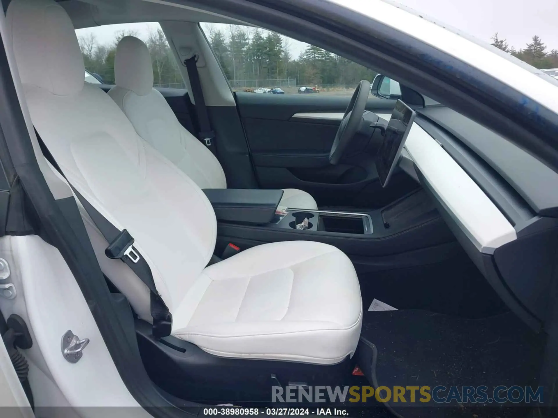 5 Photograph of a damaged car 5YJ3E1EB2NF101869 TESLA MODEL 3 2022