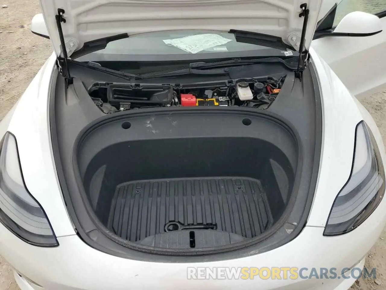 11 Photograph of a damaged car 5YJ3E1EB2NF105145 TESLA MODEL 3 2022