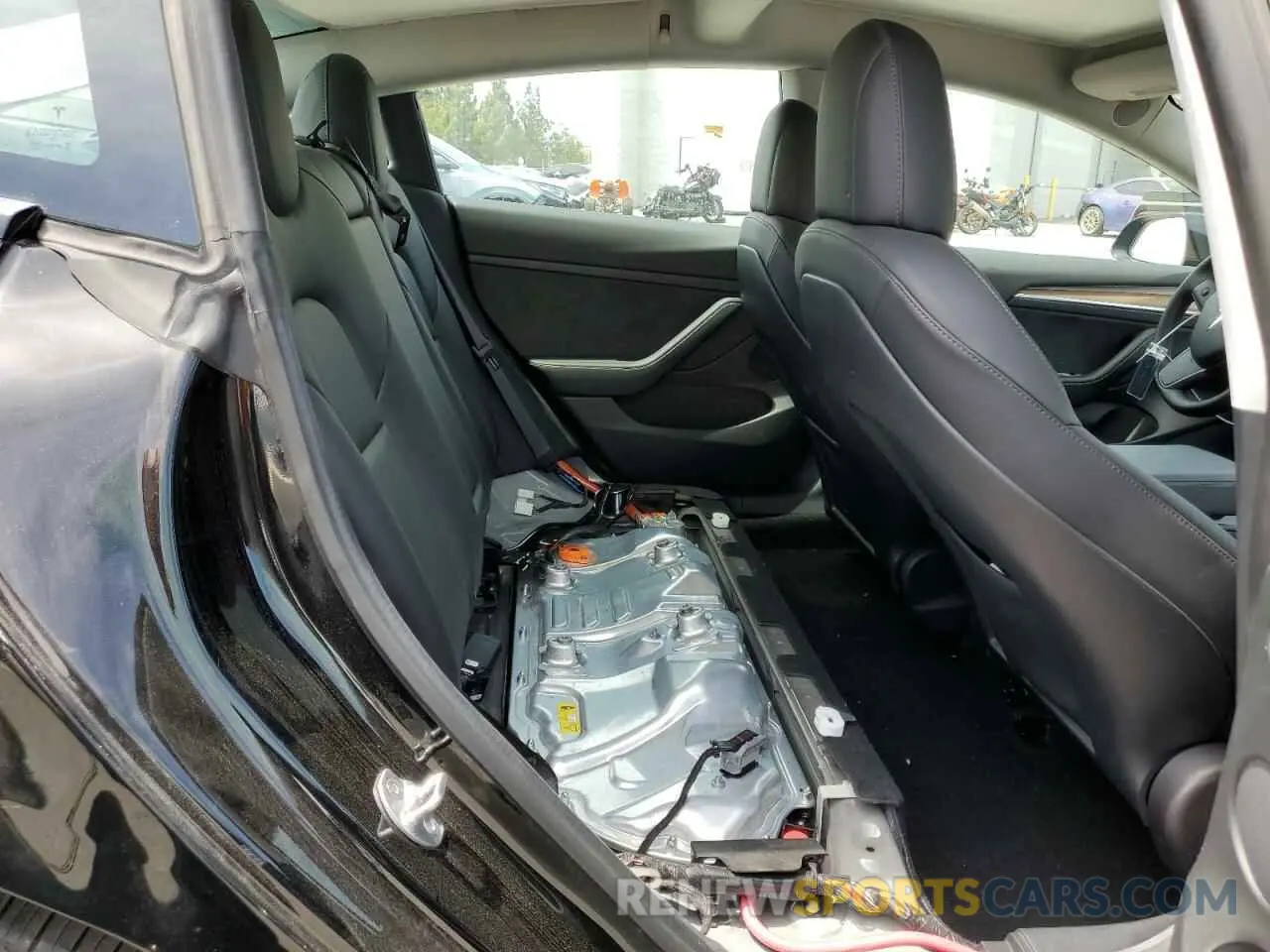 10 Photograph of a damaged car 5YJ3E1EB2NF138095 TESLA MODEL 3 2022