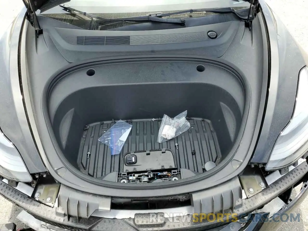 11 Photograph of a damaged car 5YJ3E1EB2NF138095 TESLA MODEL 3 2022