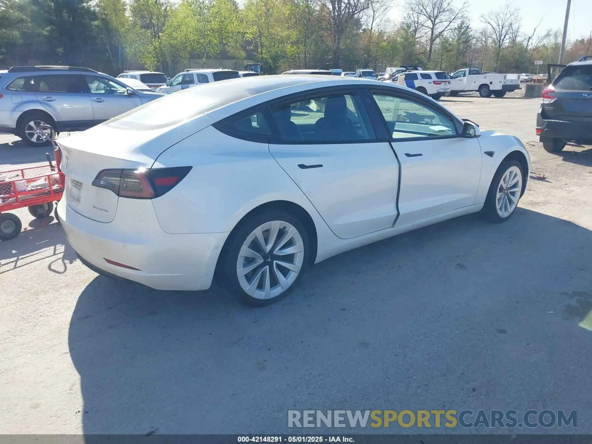 4 Фотография поврежденного автомобиля 5YJ3E1EB2NF170335 TESLA MODEL 3 2022