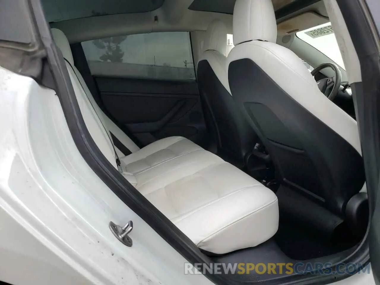 10 Photograph of a damaged car 5YJ3E1EB2NF180959 TESLA MODEL 3 2022