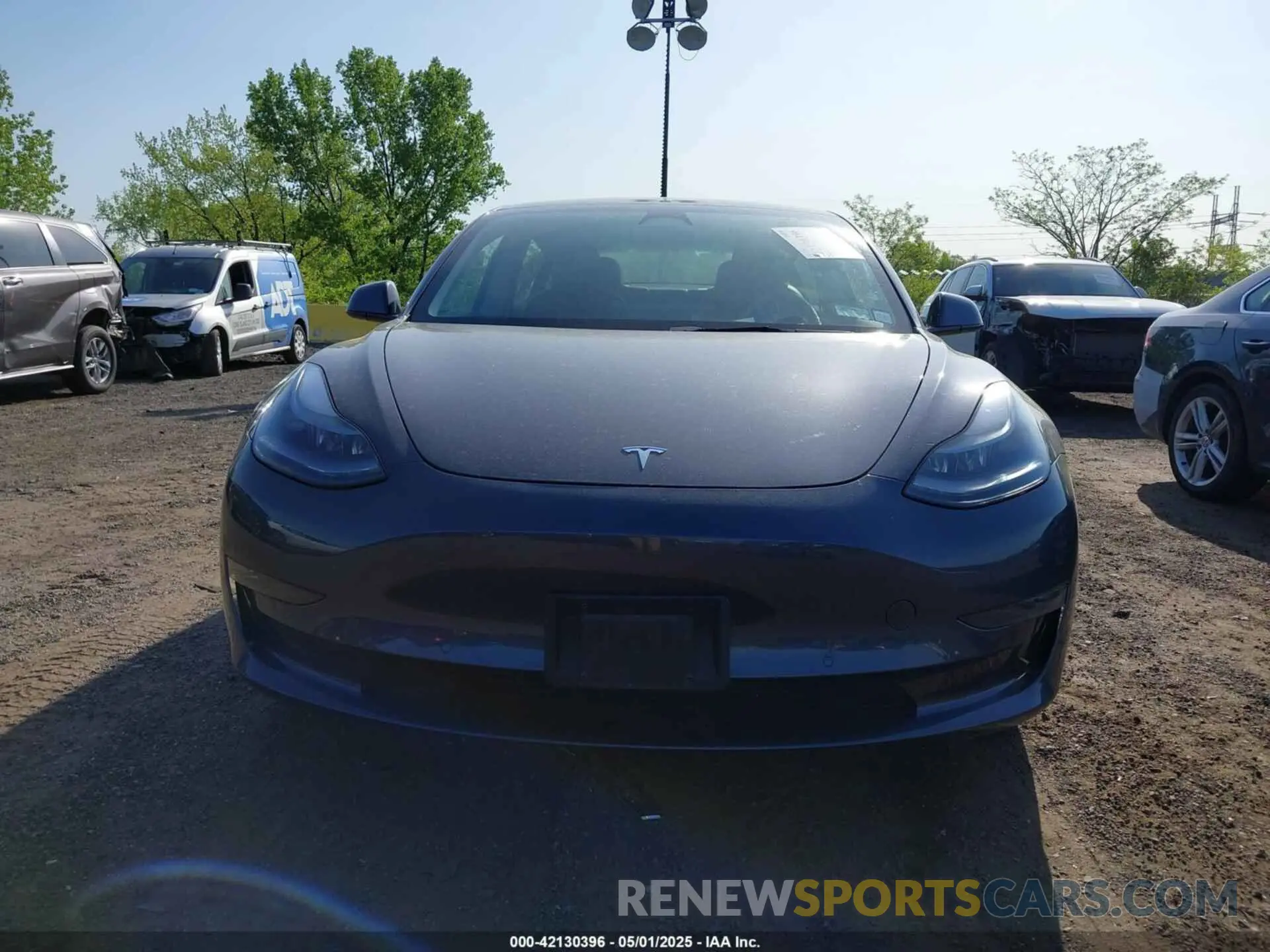 12 Photograph of a damaged car 5YJ3E1EB2NF183893 TESLA MODEL 3 2022
