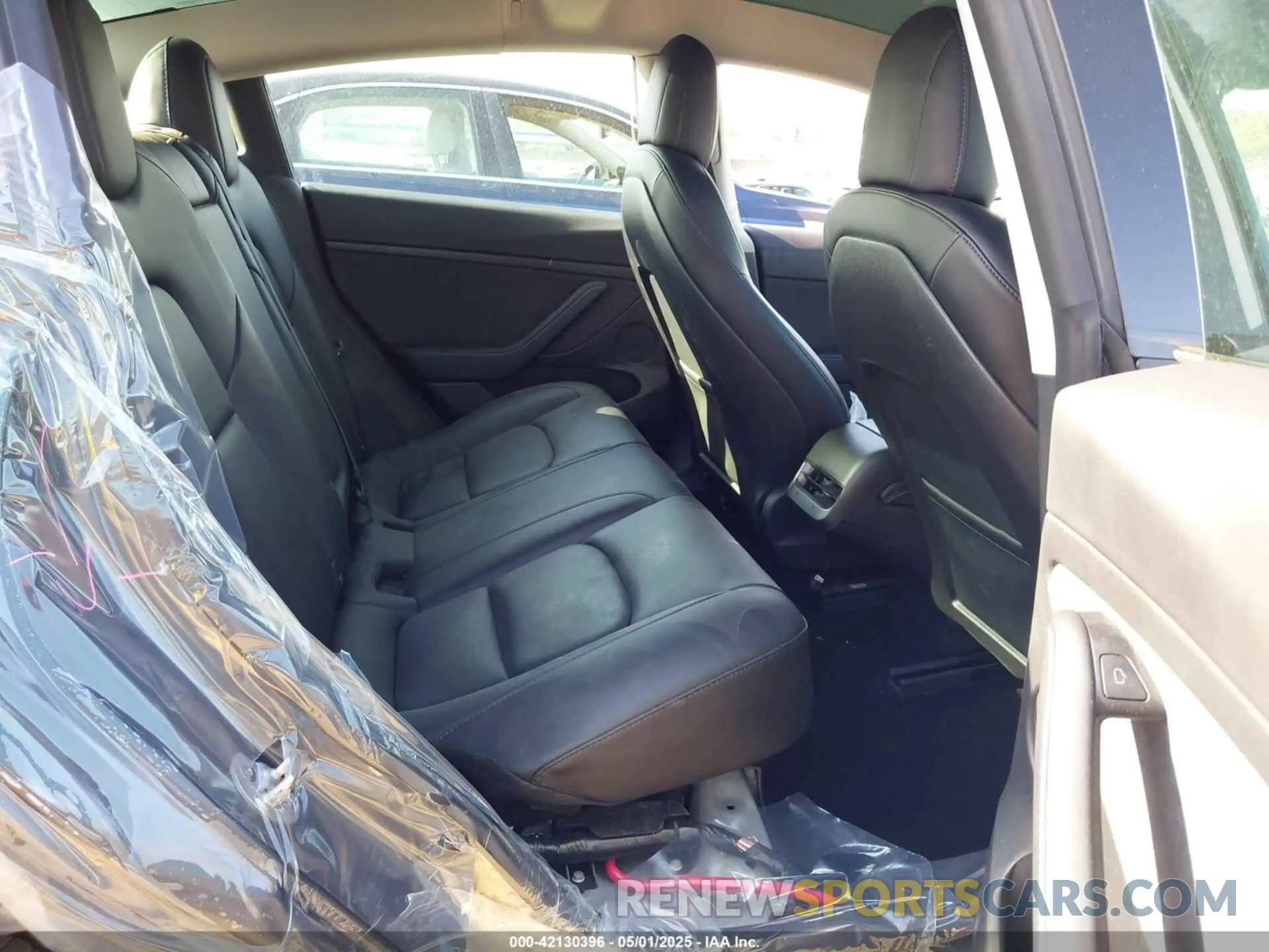 8 Photograph of a damaged car 5YJ3E1EB2NF183893 TESLA MODEL 3 2022