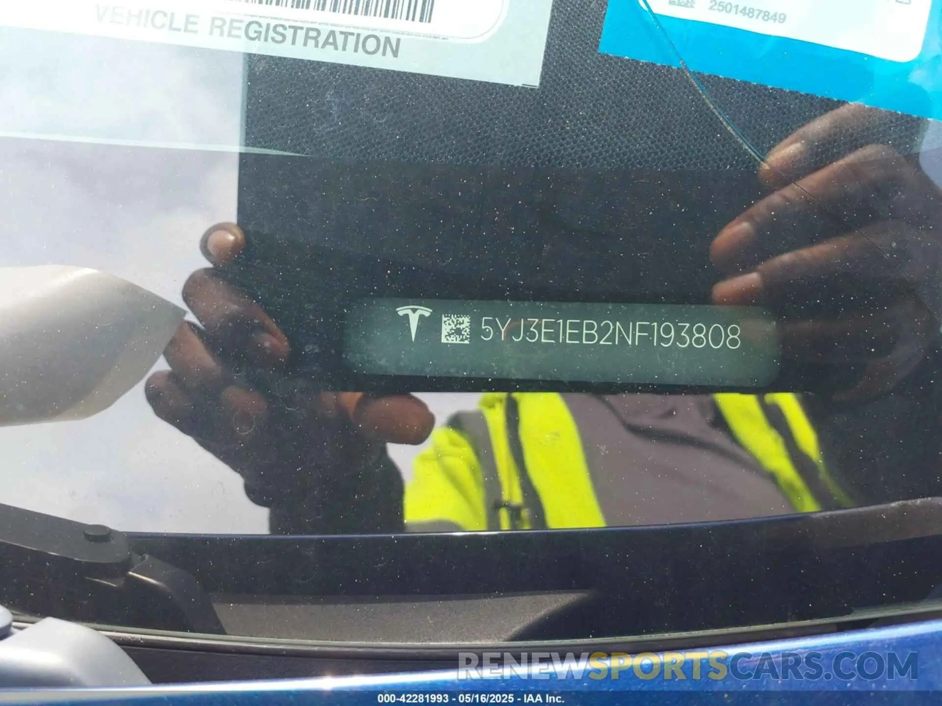 9 Photograph of a damaged car 5YJ3E1EB2NF193808 TESLA MODEL 3 2022
