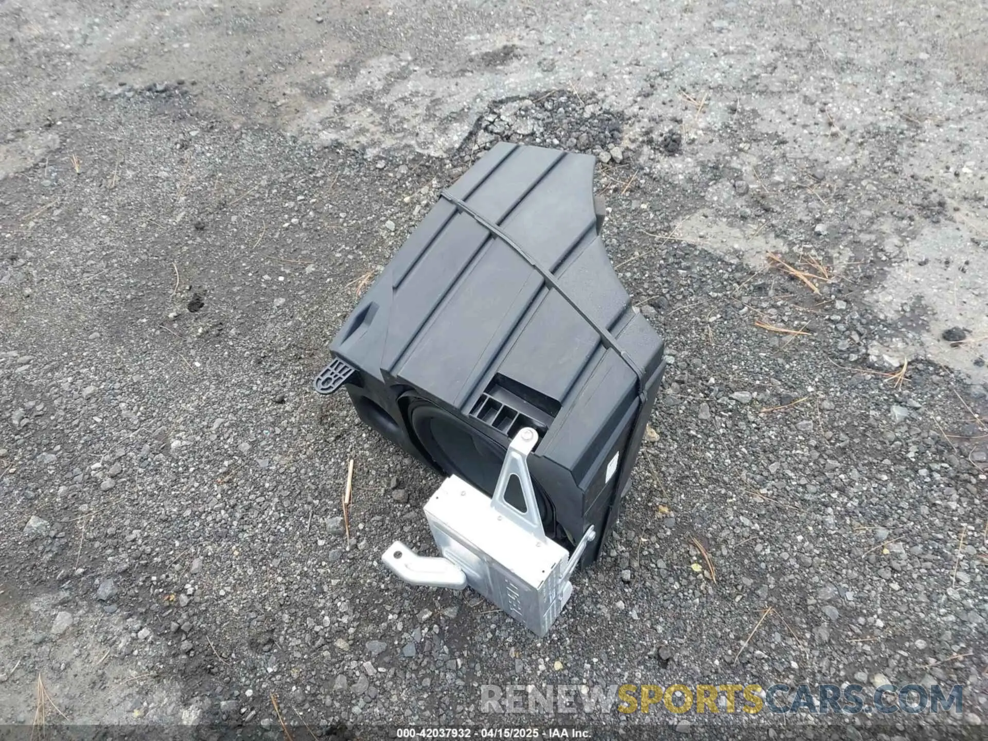 11 Photograph of a damaged car 5YJ3E1EB2NF203477 TESLA MODEL 3 2022