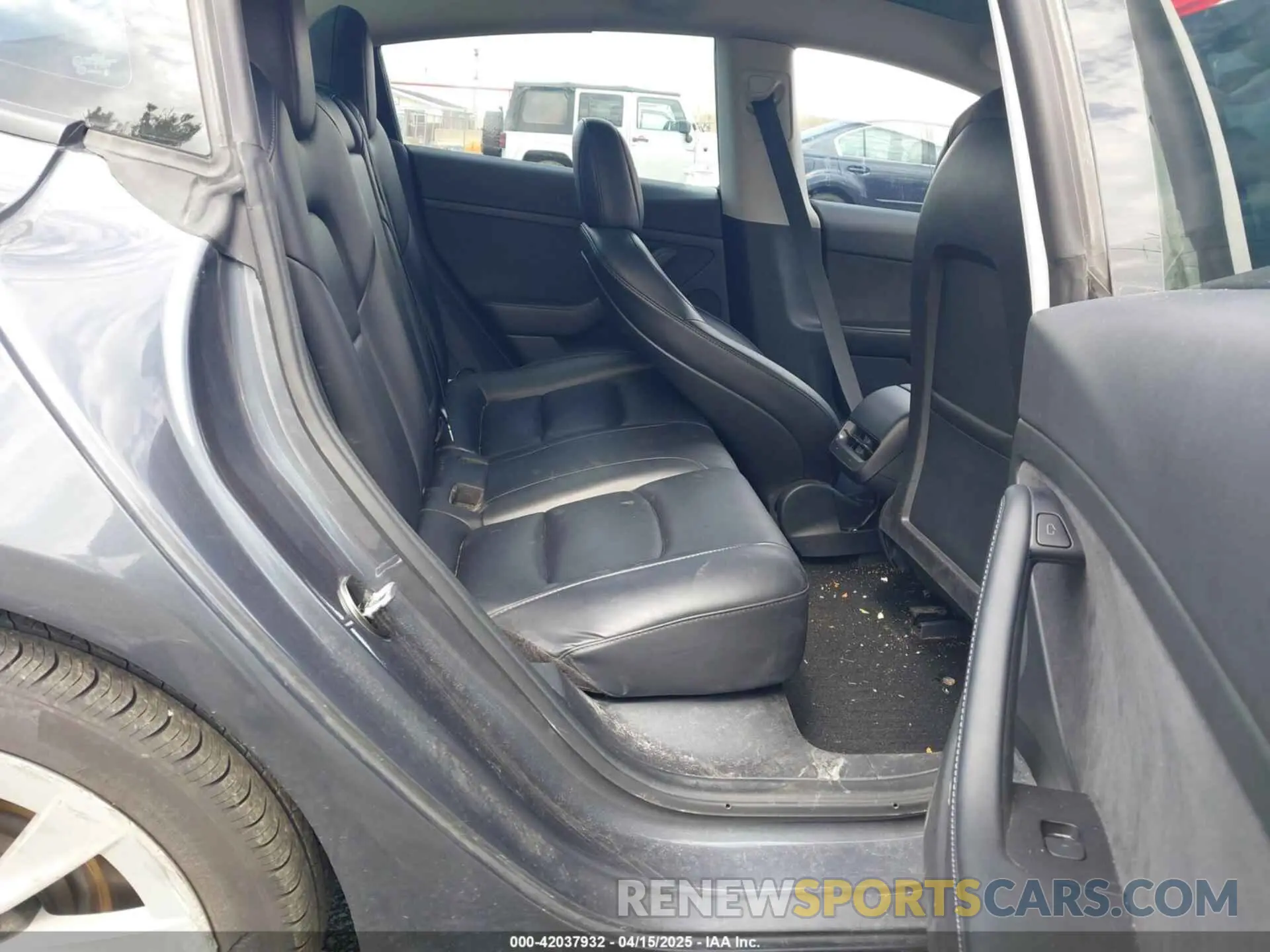 8 Photograph of a damaged car 5YJ3E1EB2NF203477 TESLA MODEL 3 2022