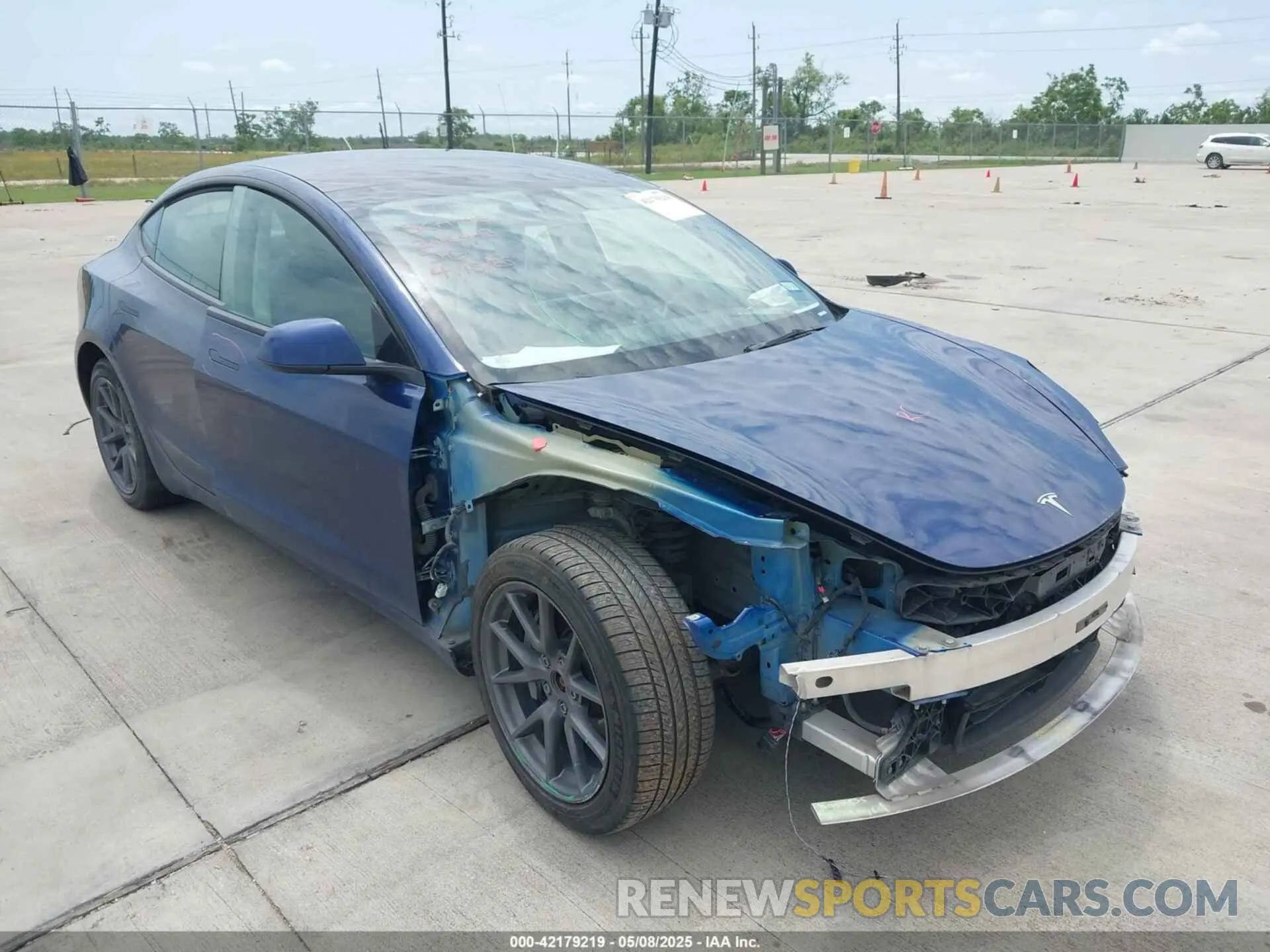 1 Фотография поврежденного автомобиля 5YJ3E1EB2NF246443 TESLA MODEL 3 2022
