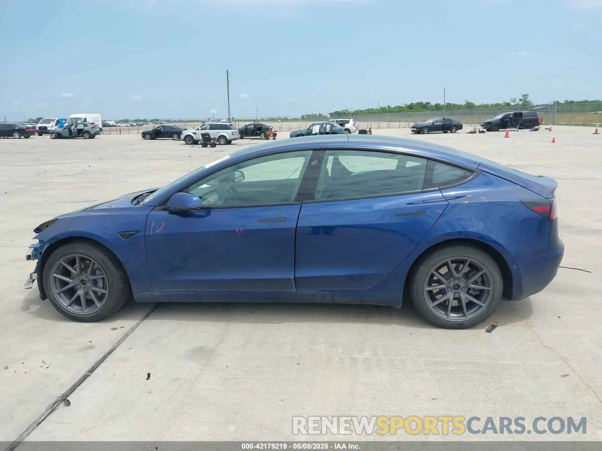 14 Фотография поврежденного автомобиля 5YJ3E1EB2NF246443 TESLA MODEL 3 2022