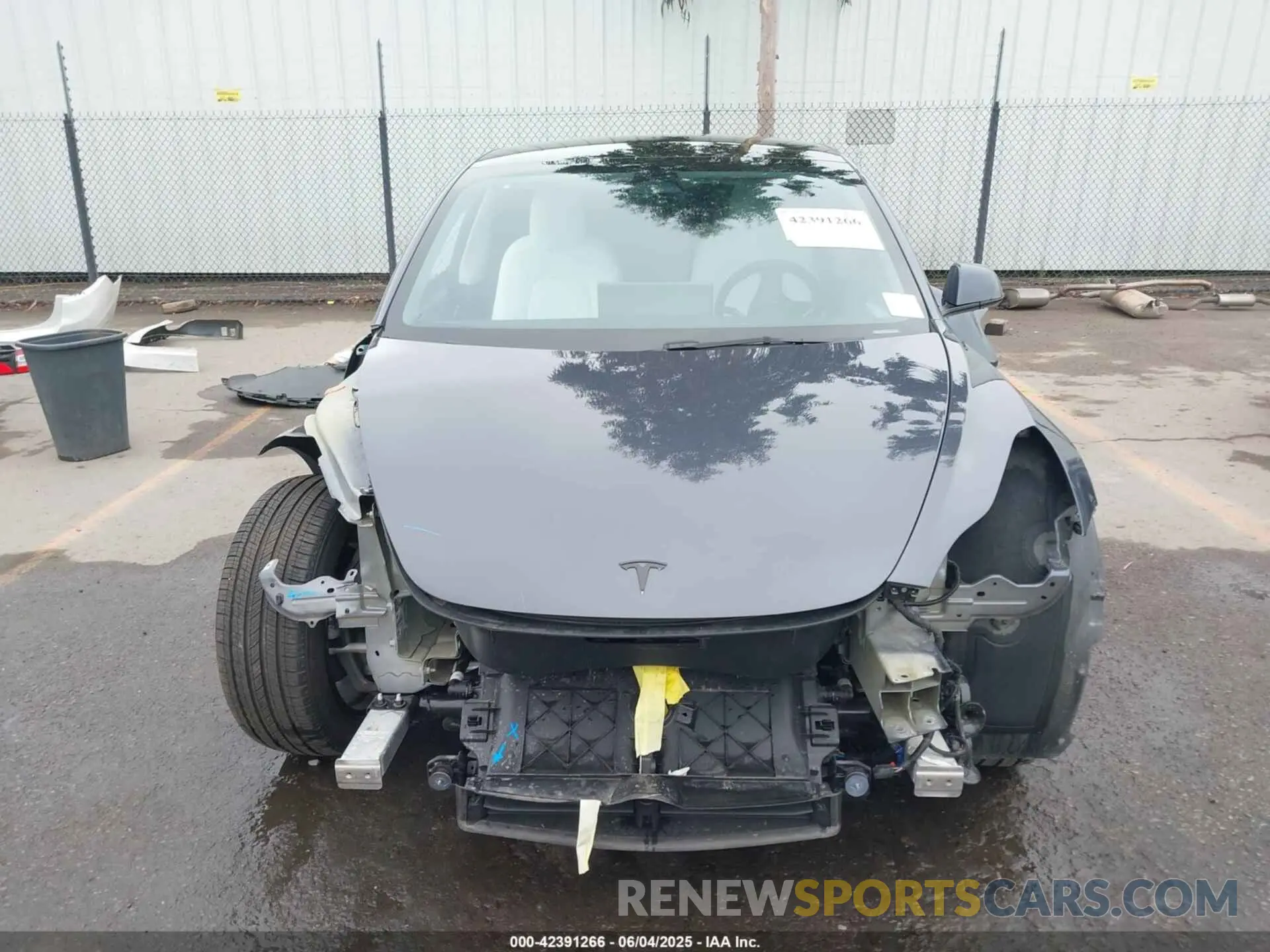 12 Photograph of a damaged car 5YJ3E1EB2NF259483 TESLA MODEL 3 2022