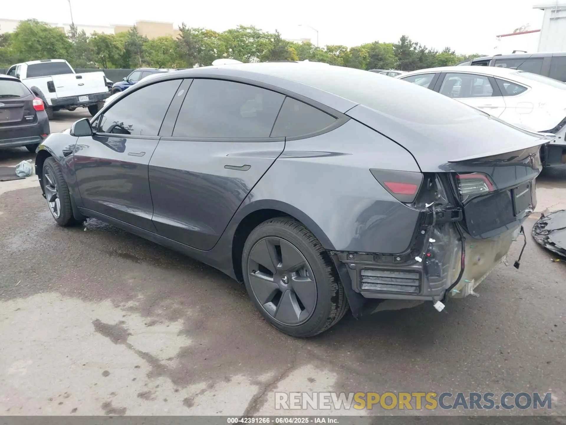 3 Photograph of a damaged car 5YJ3E1EB2NF259483 TESLA MODEL 3 2022