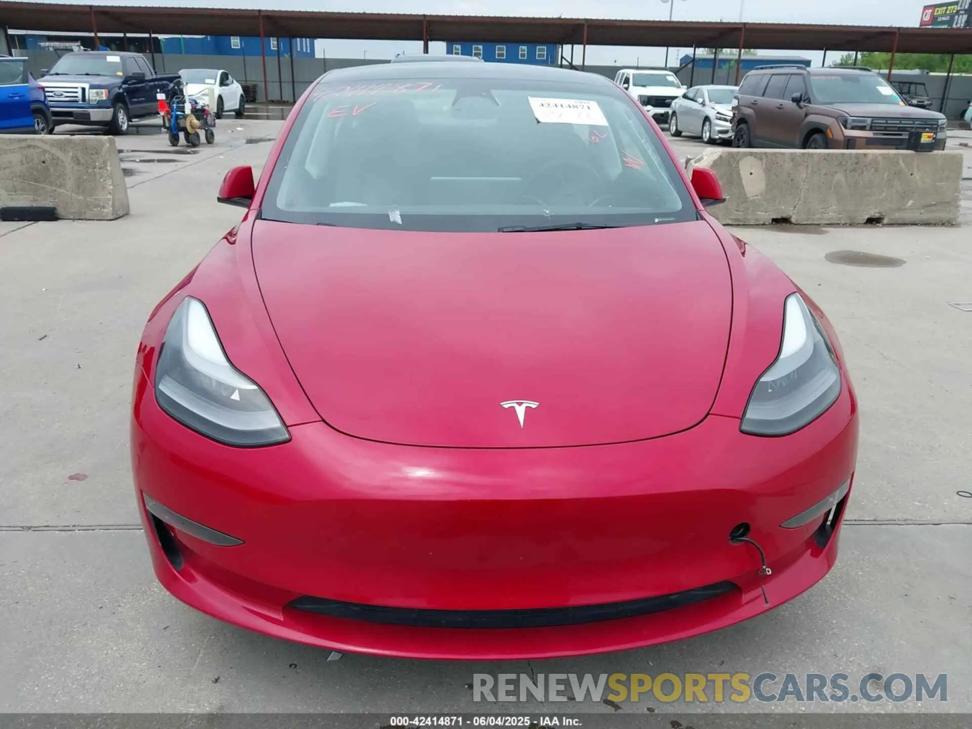 11 Photograph of a damaged car 5YJ3E1EB2NF267213 TESLA MODEL 3 2022