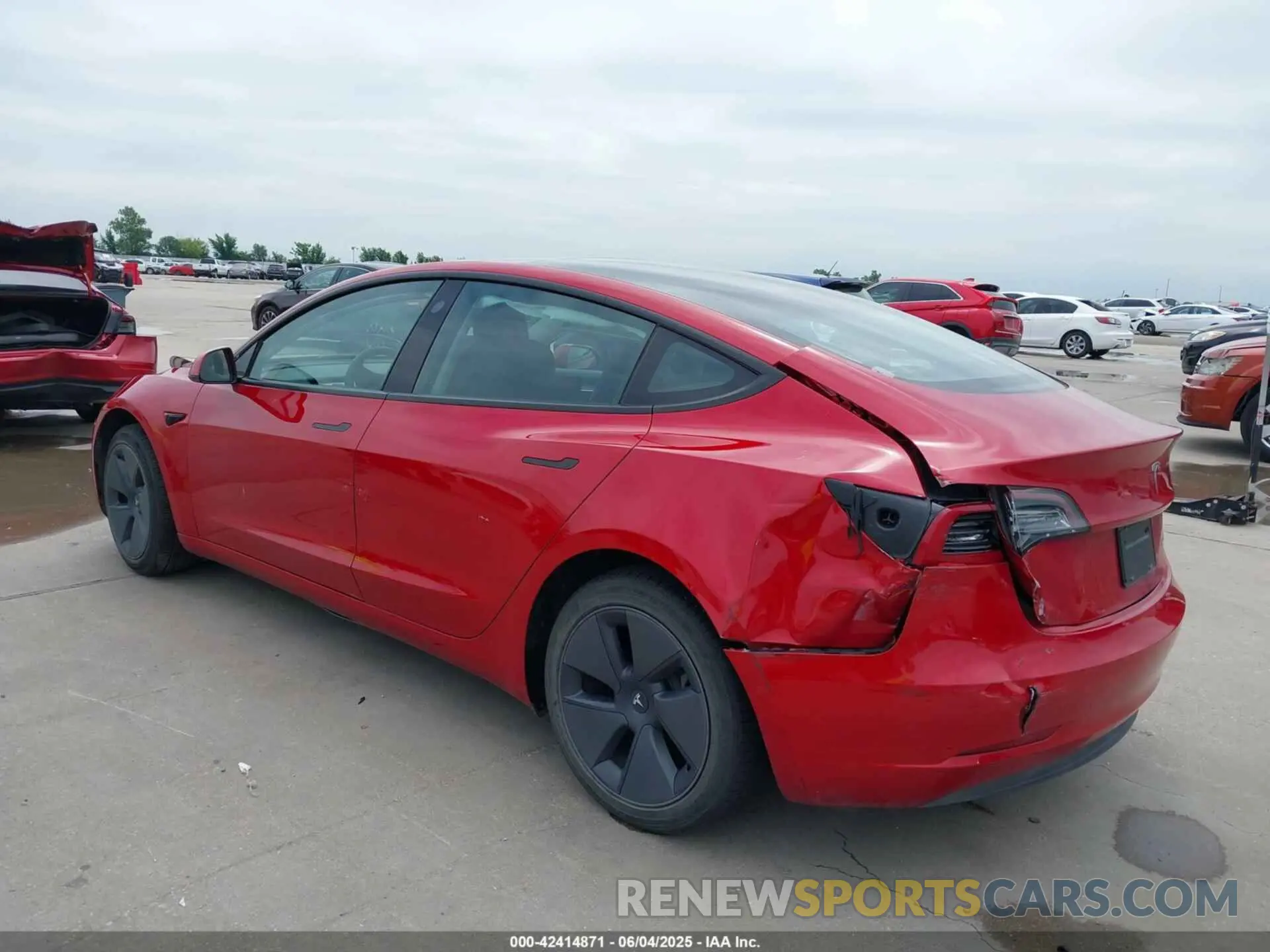3 Photograph of a damaged car 5YJ3E1EB2NF267213 TESLA MODEL 3 2022