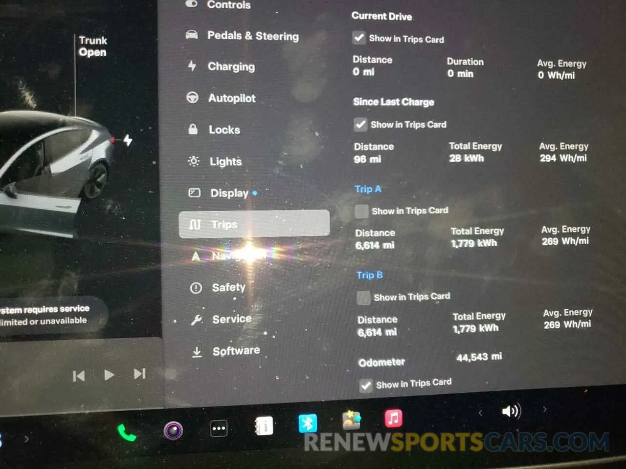 9 Photograph of a damaged car 5YJ3E1EB2NF286392 TESLA MODEL 3 2022