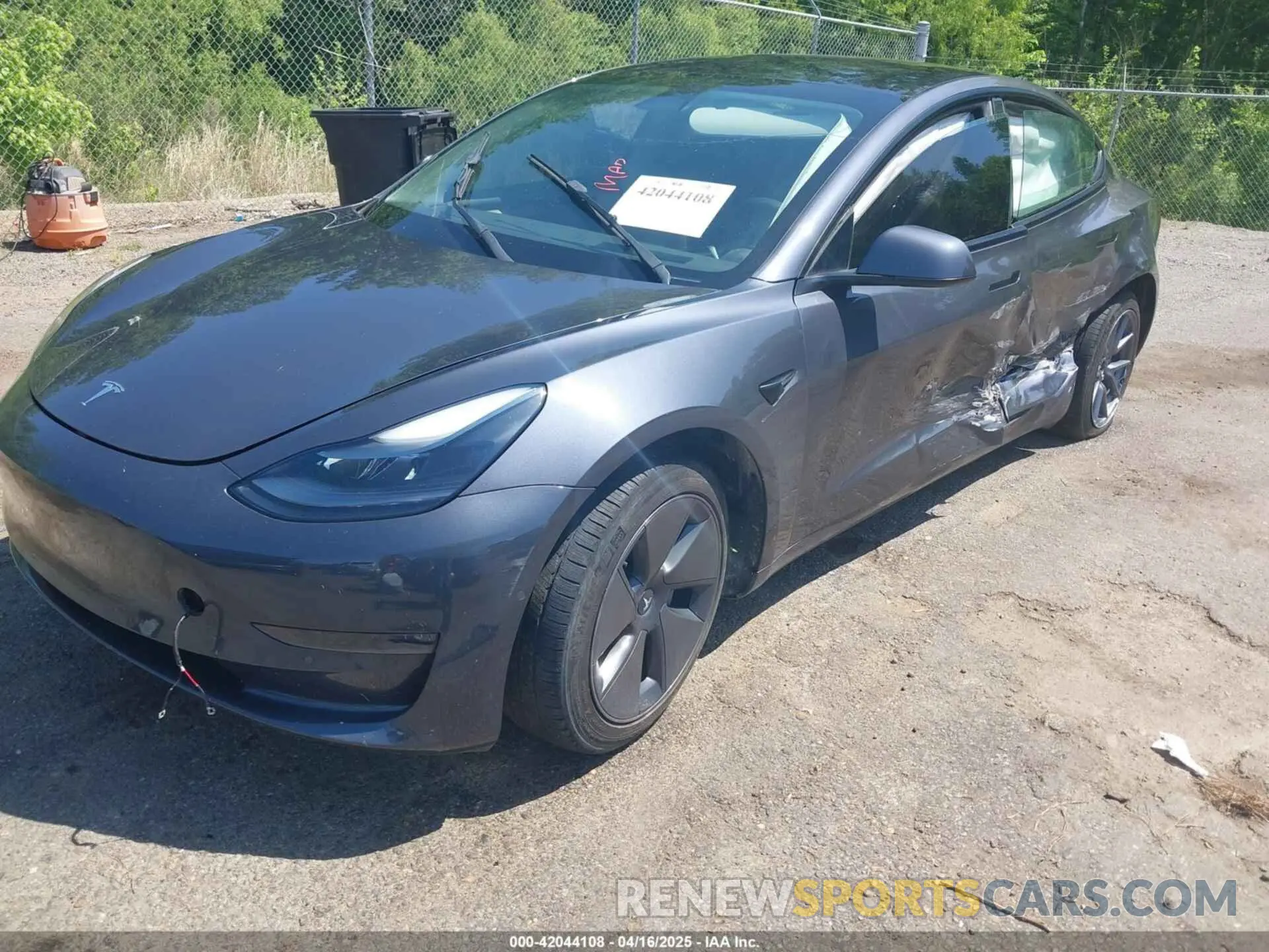 2 Фотография поврежденного автомобиля 5YJ3E1EB2NF335641 TESLA MODEL 3 2022