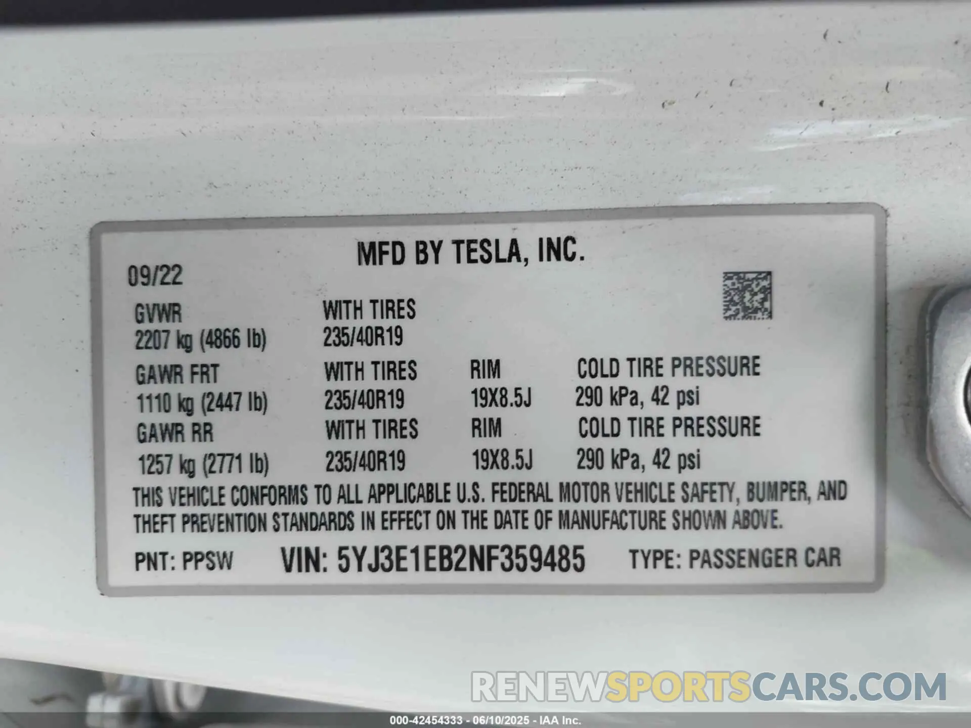 9 Photograph of a damaged car 5YJ3E1EB2NF359485 TESLA MODEL 3 2022