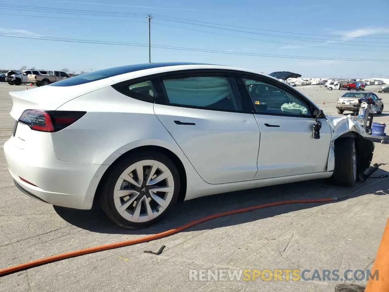 3 Фотография поврежденного автомобиля 5YJ3E1EB2NF359955 TESLA MODEL 3 2022