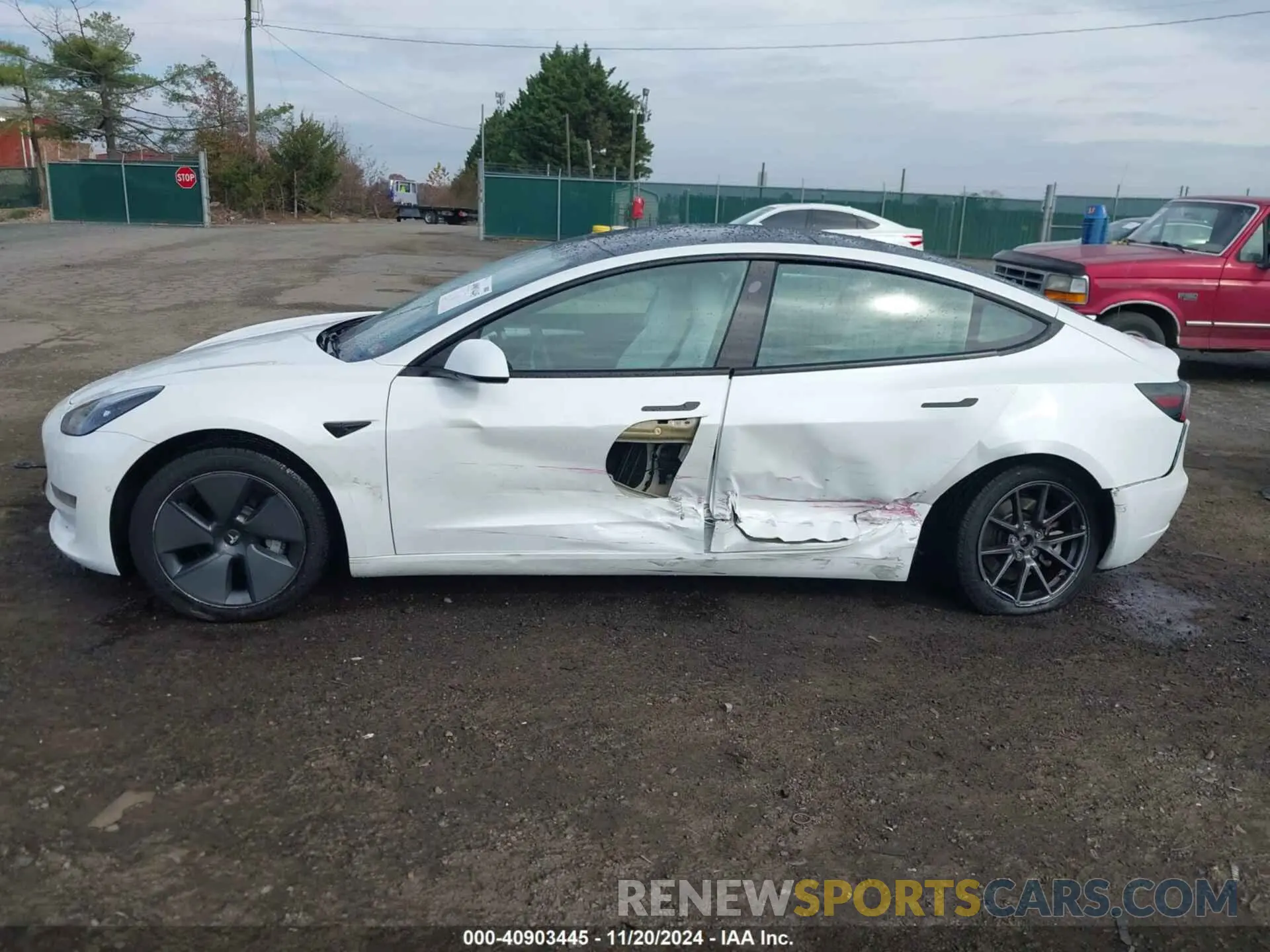 6 Photograph of a damaged car 5YJ3E1EB3NF110709 TESLA MODEL 3 2022