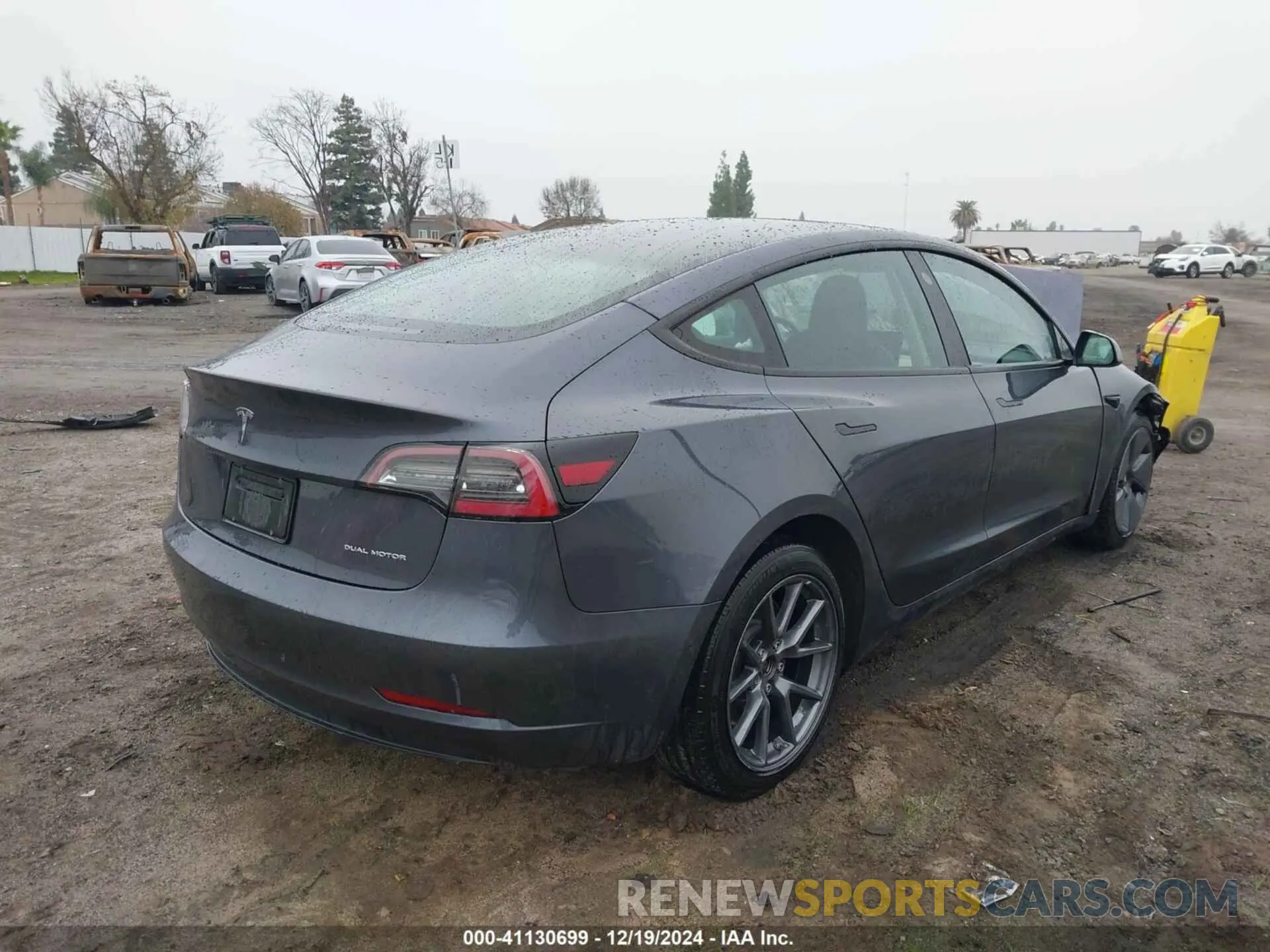 4 Photograph of a damaged car 5YJ3E1EB3NF162955 TESLA MODEL 3 2022
