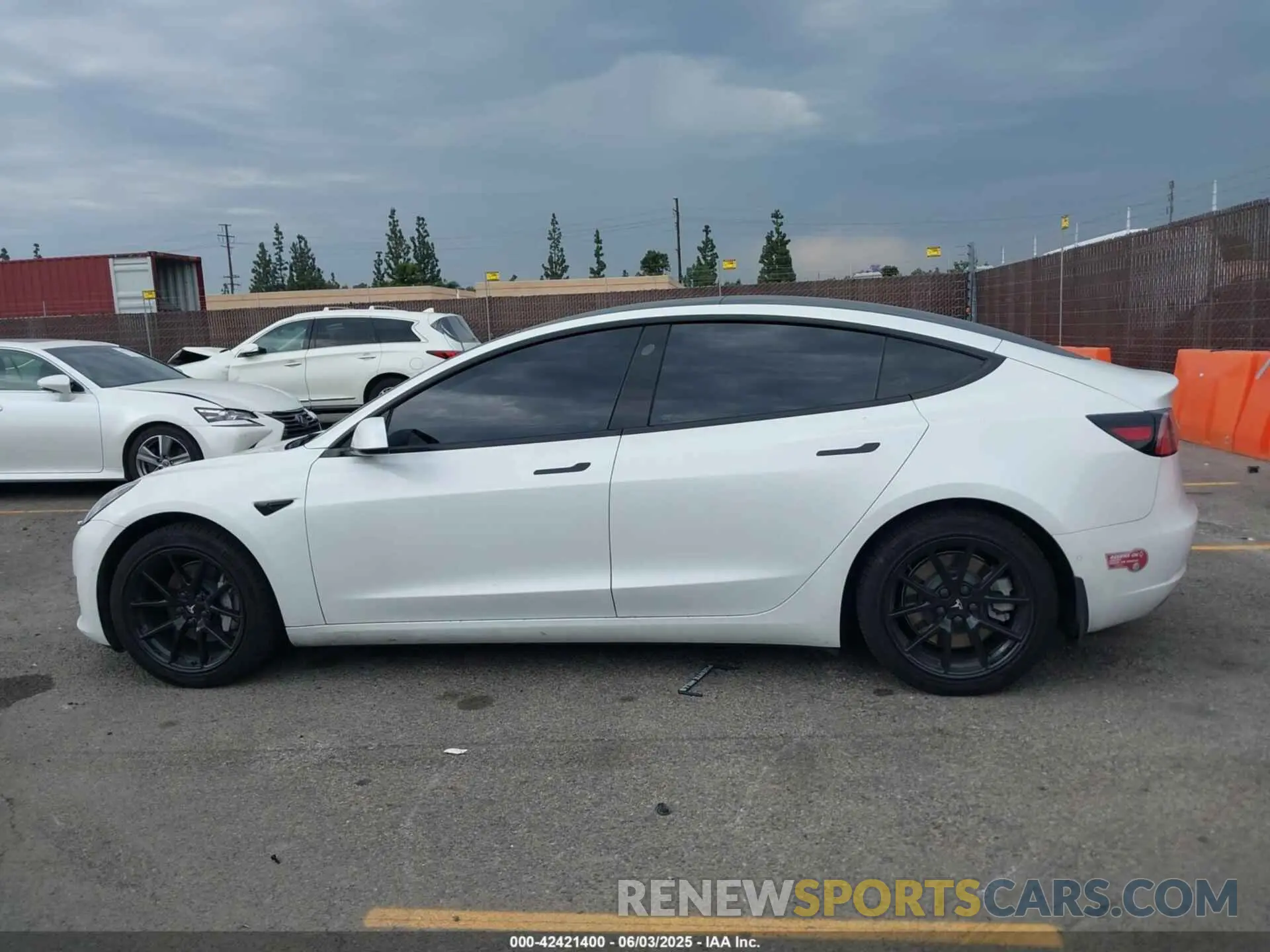 14 Фотография поврежденного автомобиля 5YJ3E1EB3NF183689 TESLA MODEL 3 2022