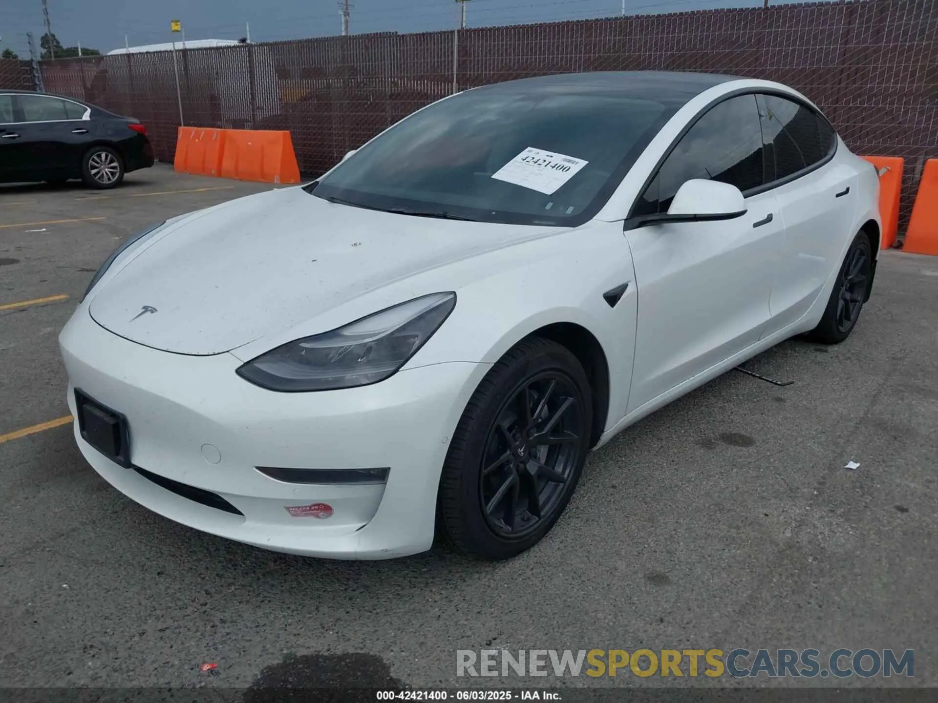 2 Фотография поврежденного автомобиля 5YJ3E1EB3NF183689 TESLA MODEL 3 2022