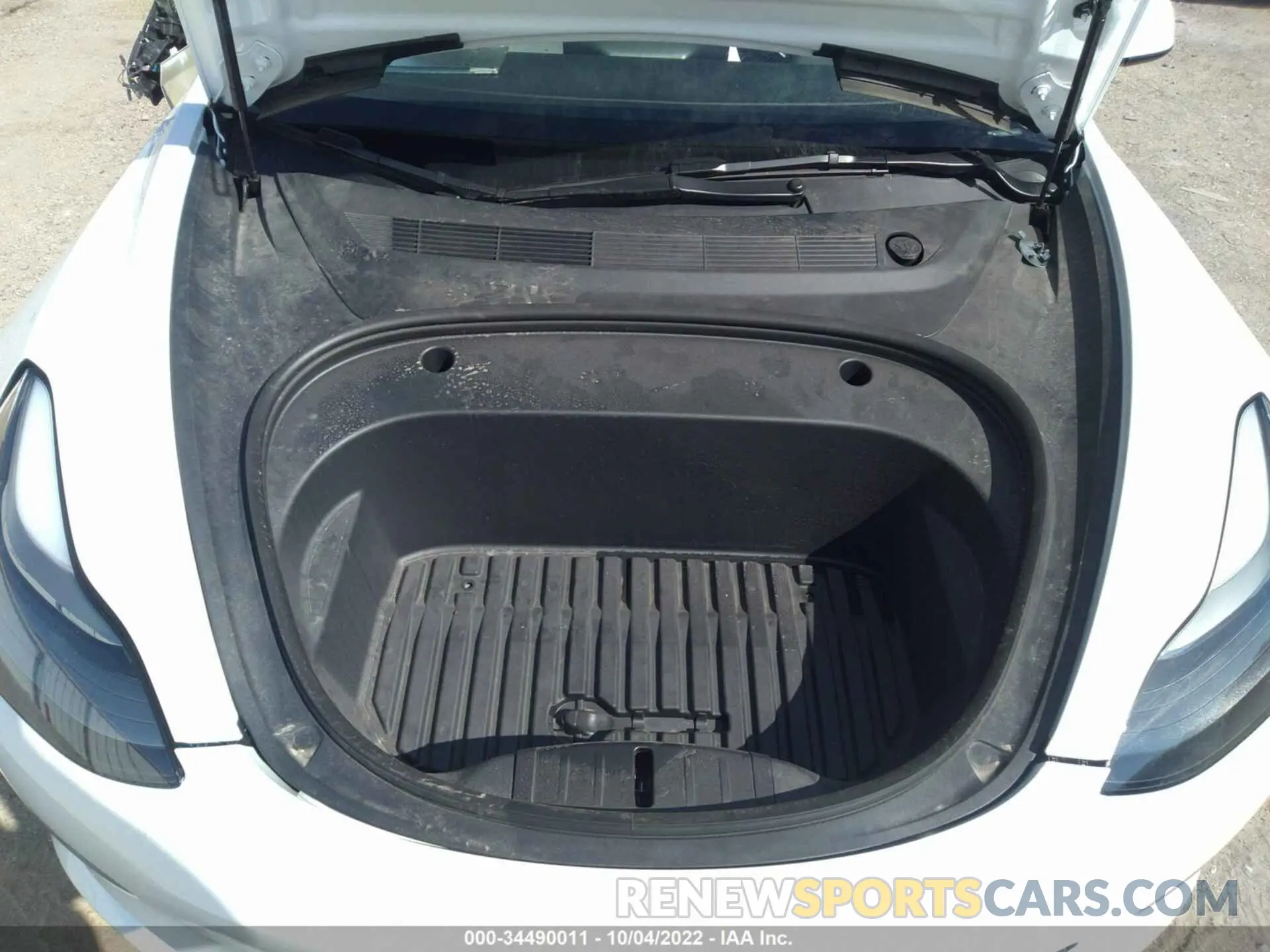 10 Photograph of a damaged car 5YJ3E1EB3NF184440 TESLA MODEL 3 2022