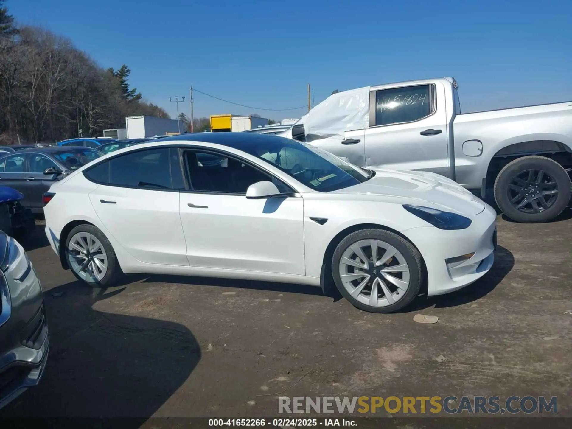 12 Фотография поврежденного автомобиля 5YJ3E1EB3NF186074 TESLA MODEL 3 2022