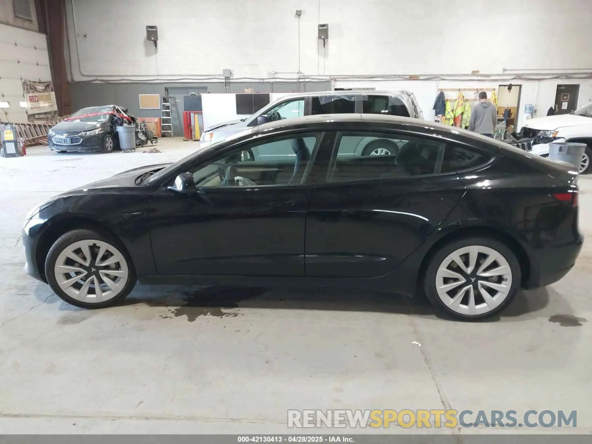 13 Фотография поврежденного автомобиля 5YJ3E1EB3NF202760 TESLA MODEL 3 2022