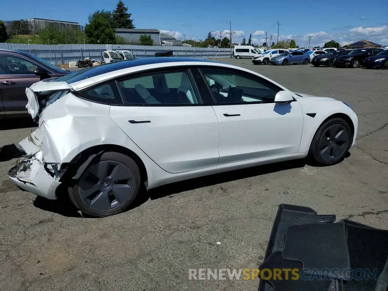 3 Фотография поврежденного автомобиля 5YJ3E1EB3NF249738 TESLA MODEL 3 2022
