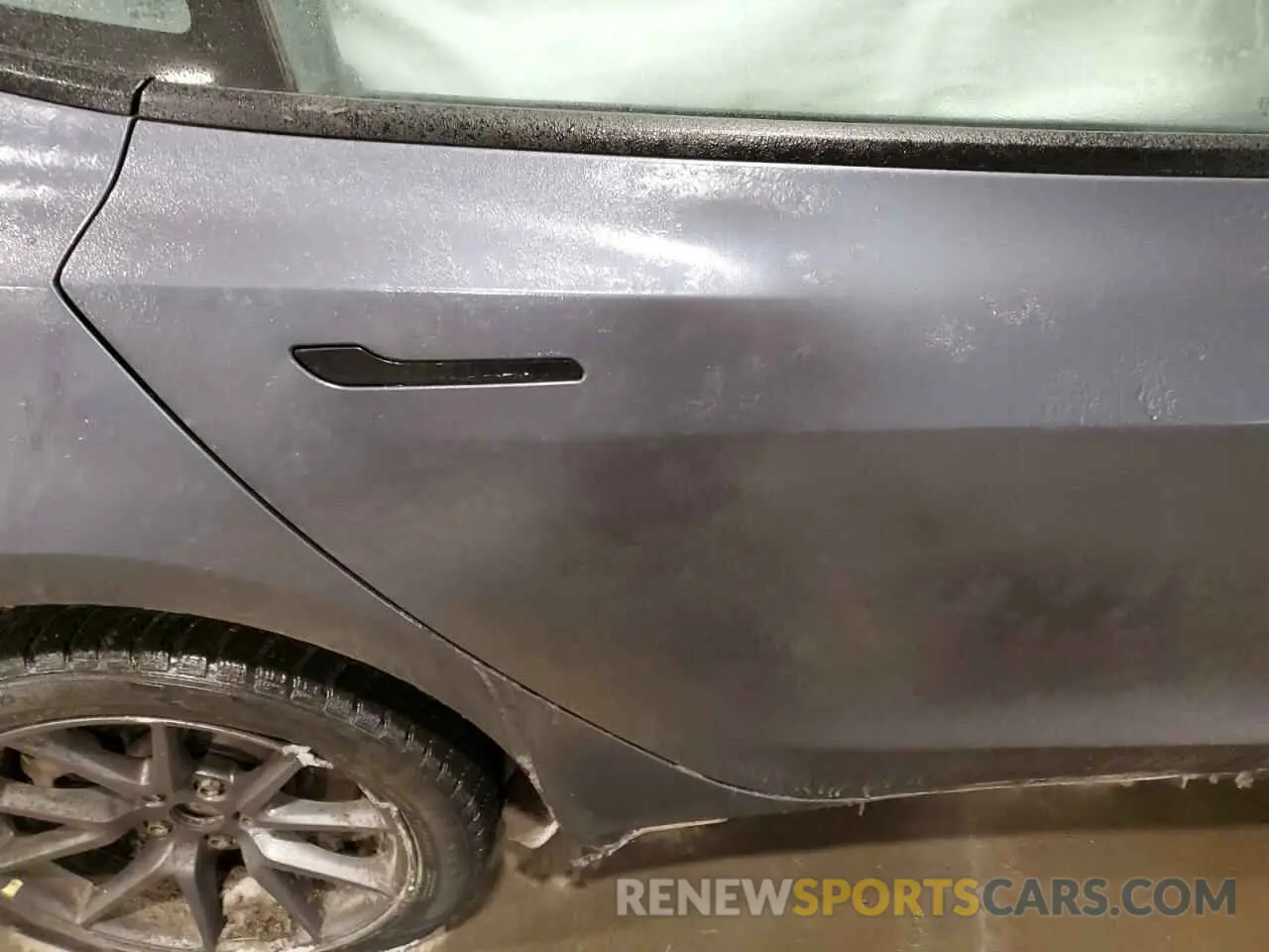 10 Photograph of a damaged car 5YJ3E1EB3NF275515 TESLA MODEL 3 2022