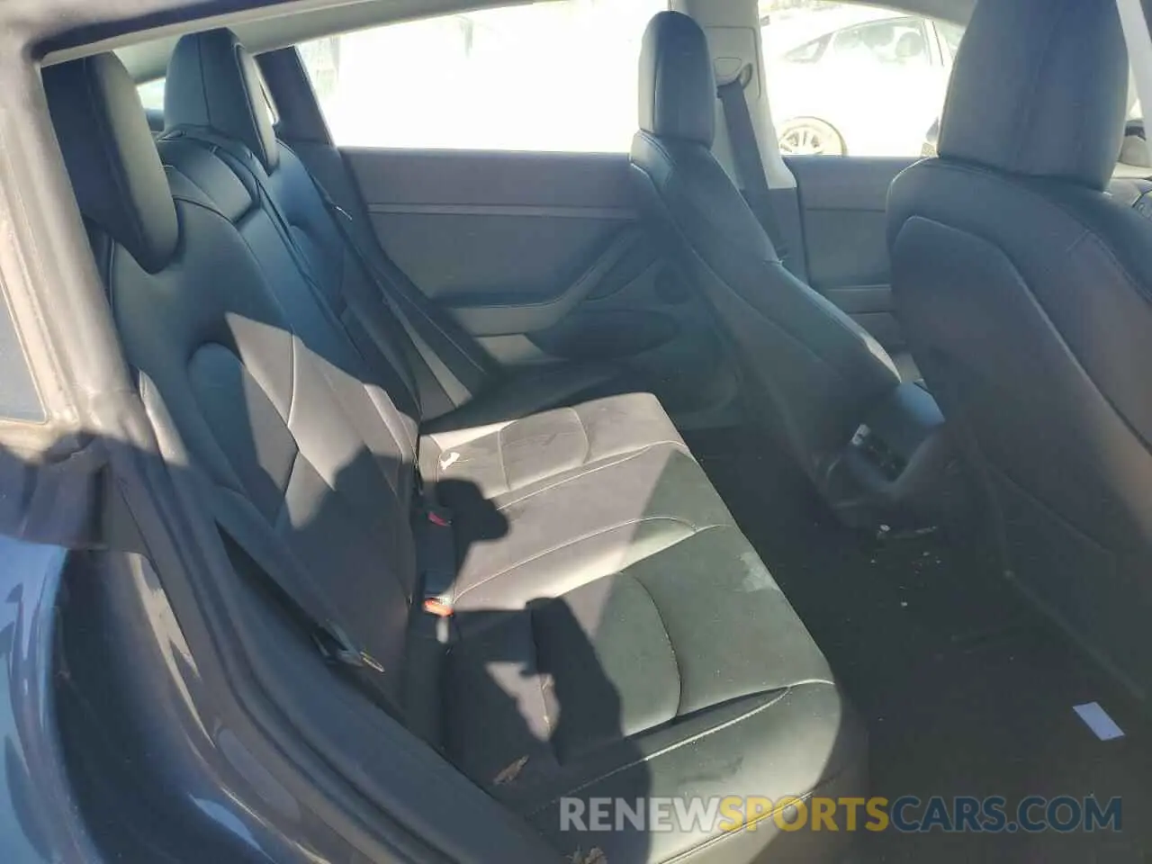 10 Photograph of a damaged car 5YJ3E1EB3NF277877 TESLA MODEL 3 2022