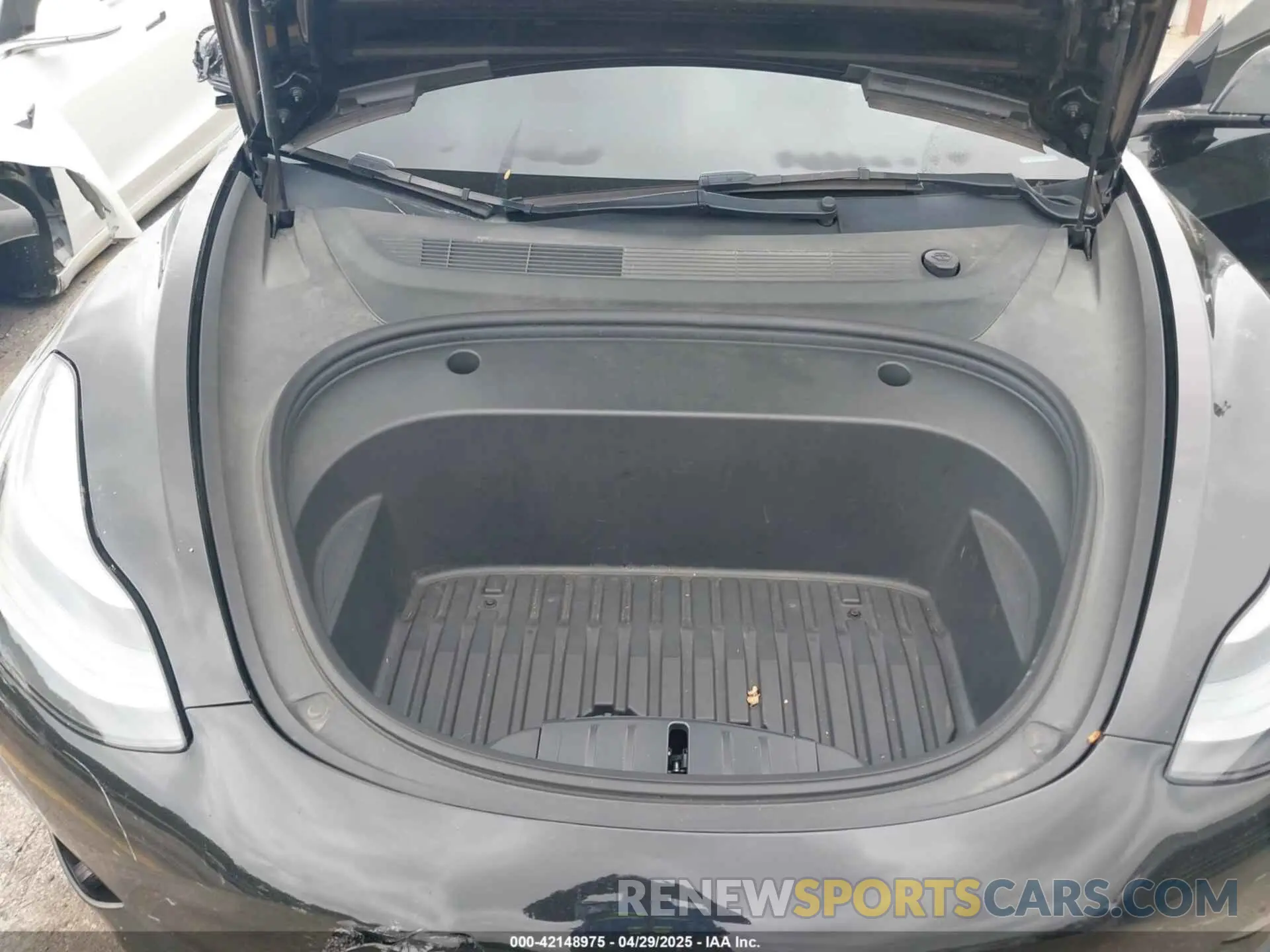 10 Photograph of a damaged car 5YJ3E1EB3NF289057 TESLA MODEL 3 2022